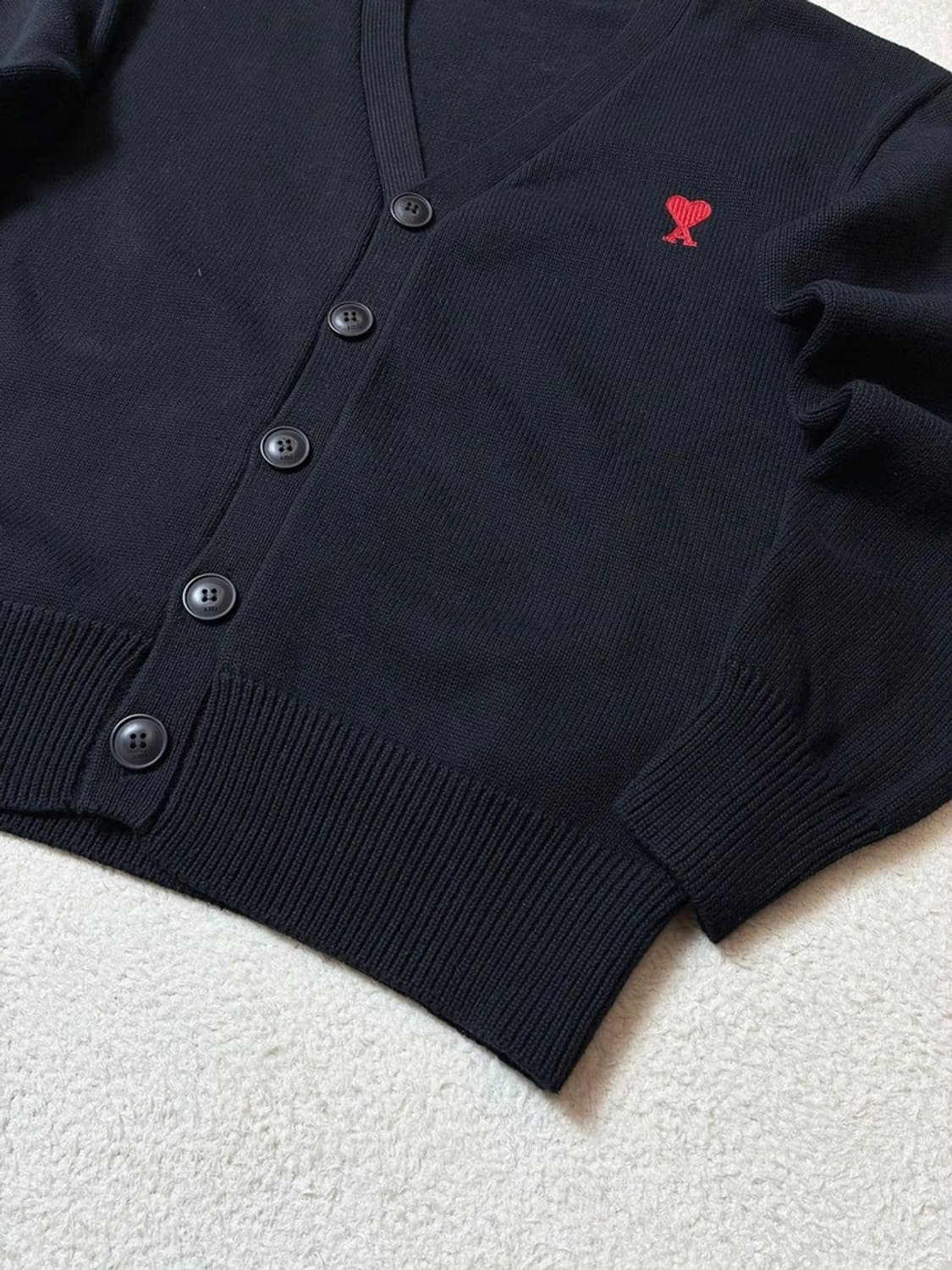 아미 AMI 스몰 하트 로고 울 니트 가디건 PN6381    상품이미지4