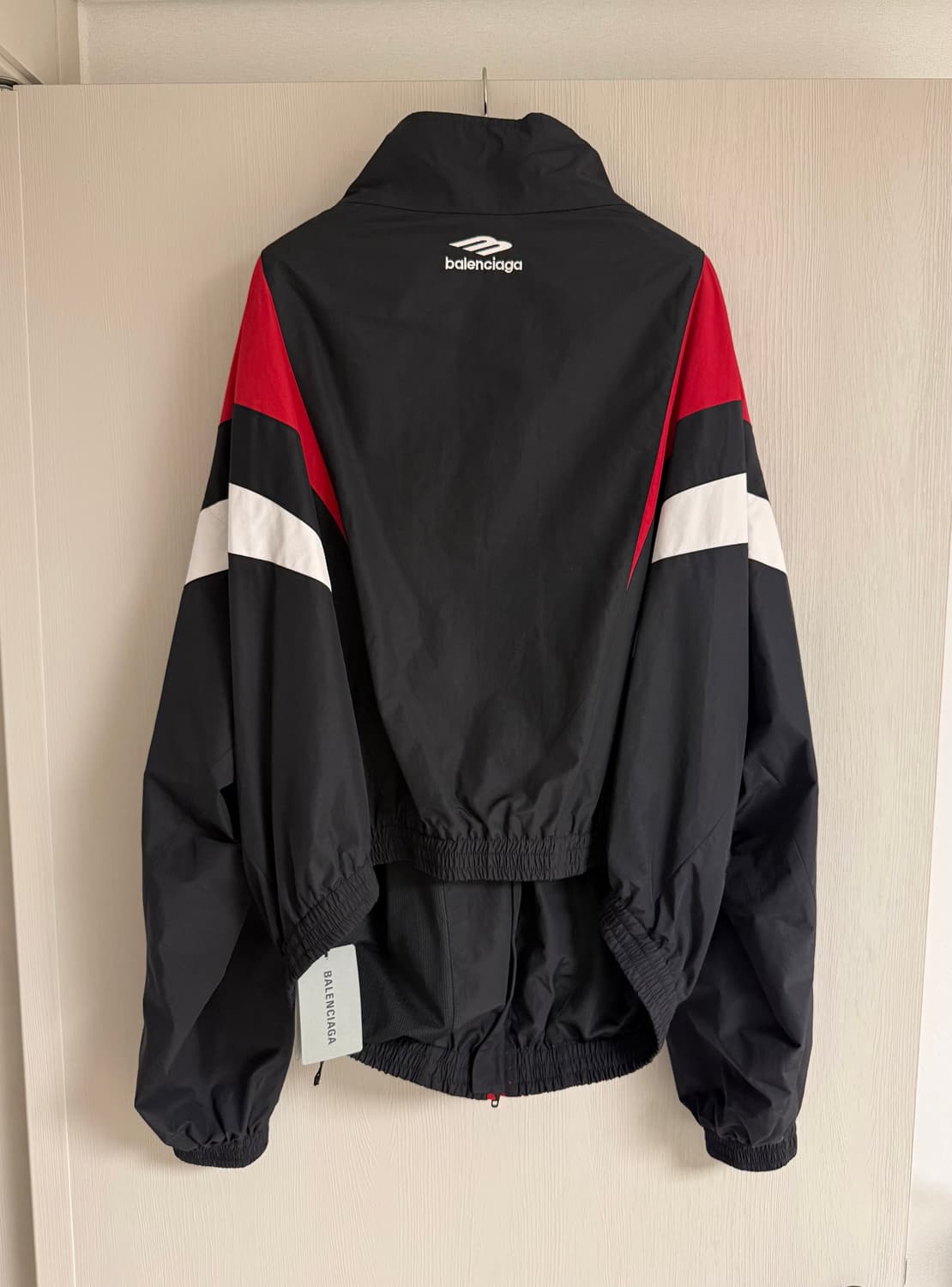 [S] 발렌시아가 3B 스포츠 아이콘 오프 숄더 트랙슈트 자켓 블랙 레드 상품이미지10