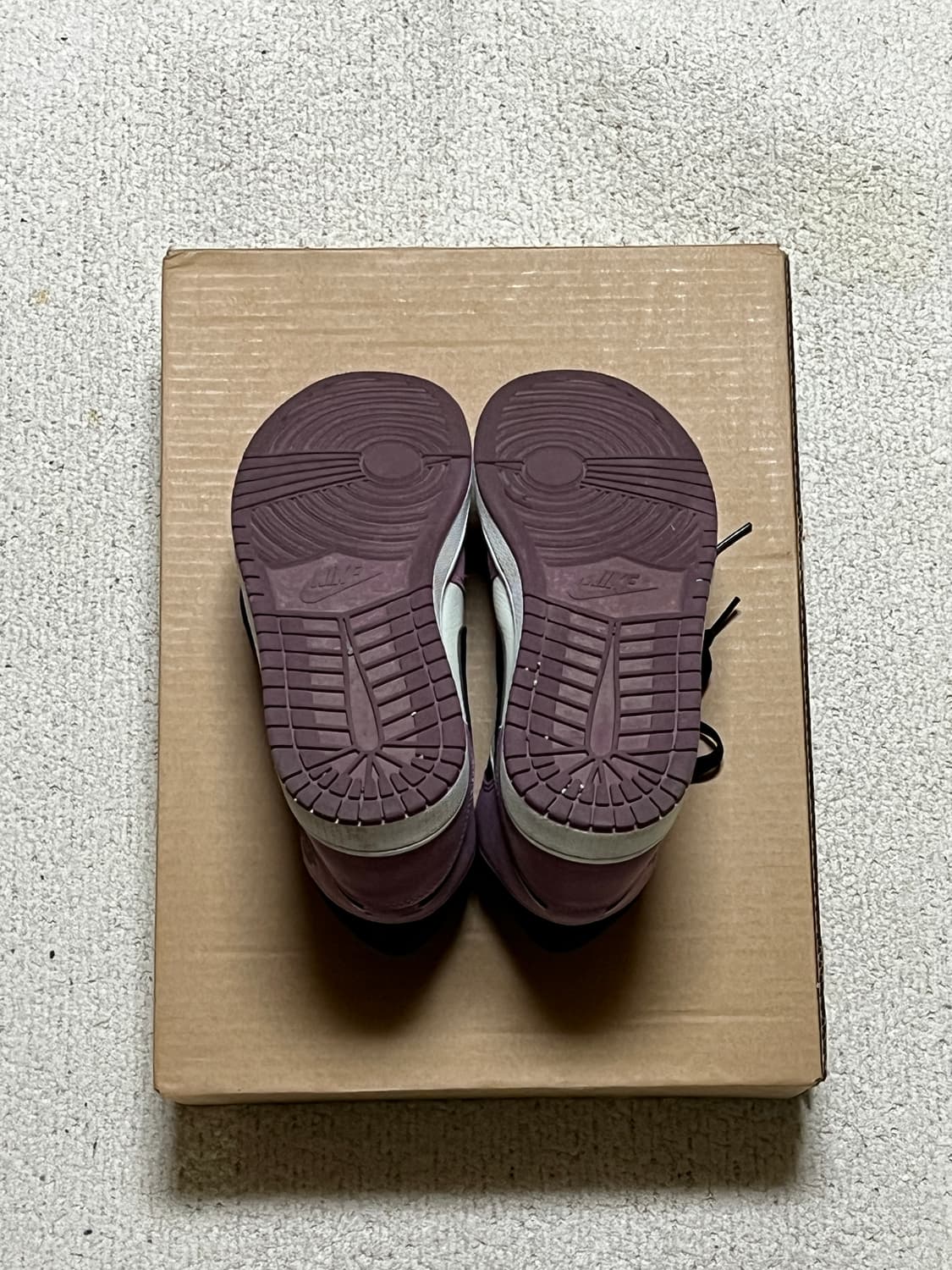 (W) 조던 1 미드 SE 라이트 멀베리 상품이미지5