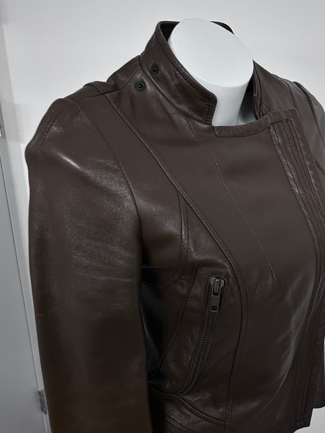 시스템 사선 지퍼 램스킨 자켓 상품이미지5