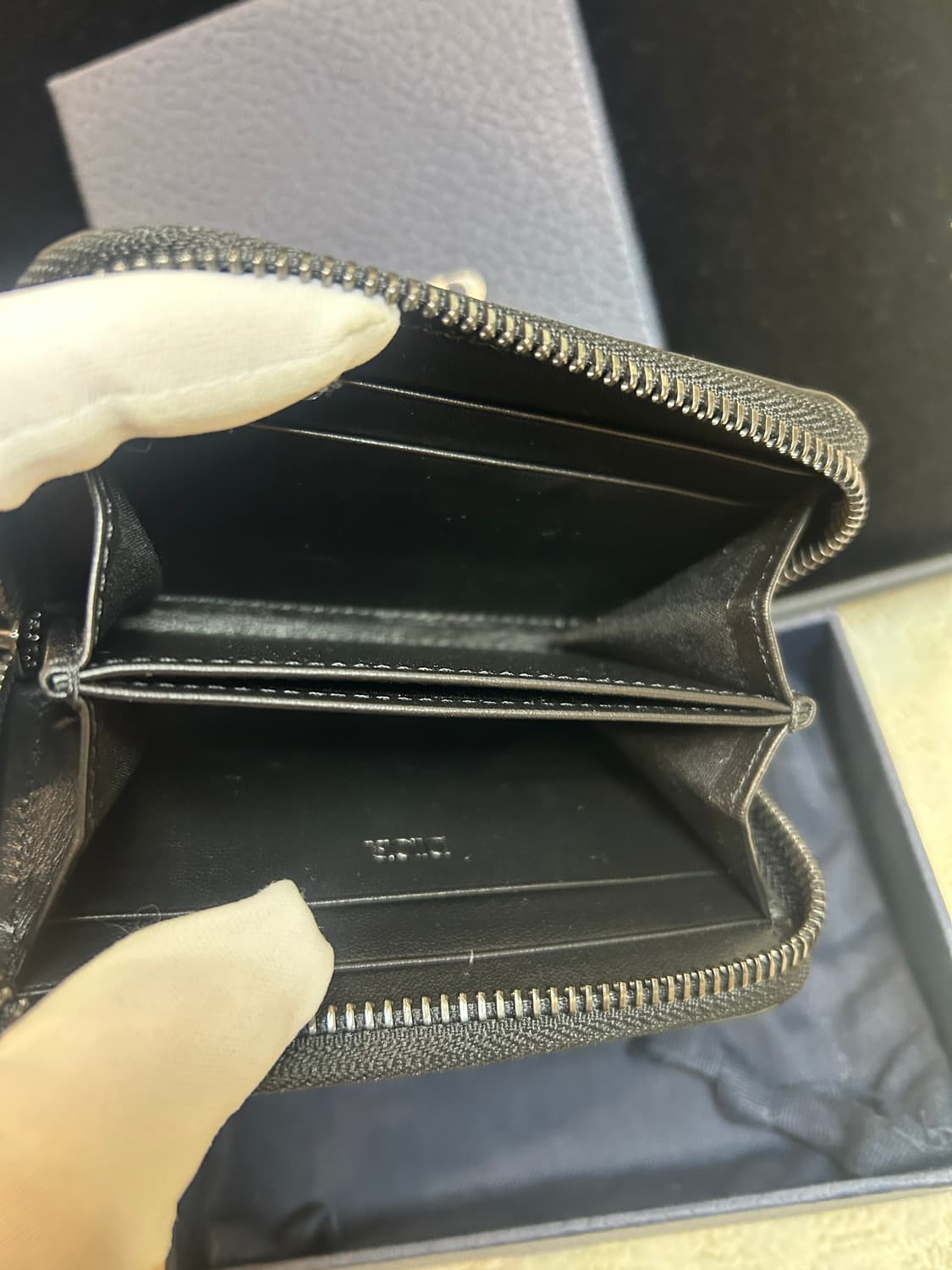 [정품/중고] 디올 그래피티 지퍼돌이 상품이미지1