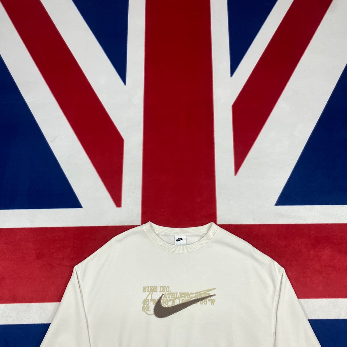 나이키 오버핏 크롭 맨투맨  여성 S 실측 77-88 상품이미지2