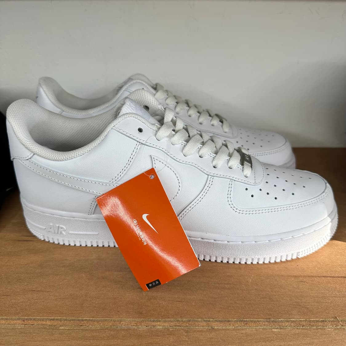 나이키 에어포스 1 로우 ‘화이트’ 특가 상품이미지3