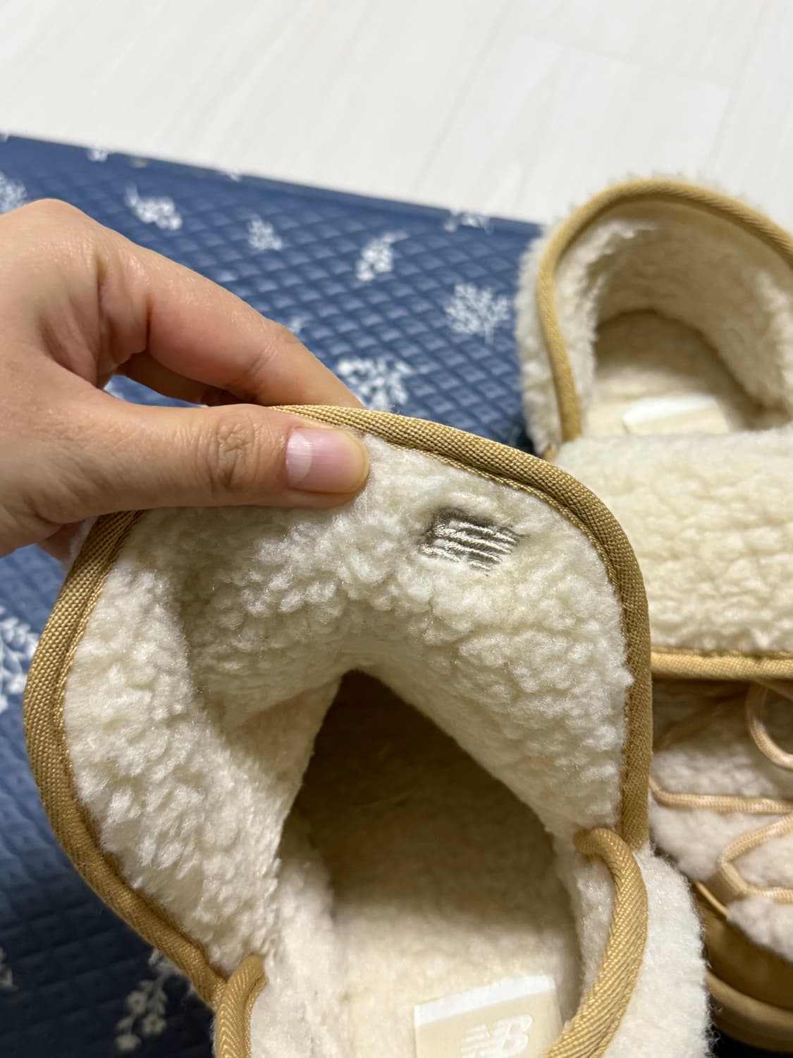 뉴발란스 플러피웜 베이지 240 상품이미지3