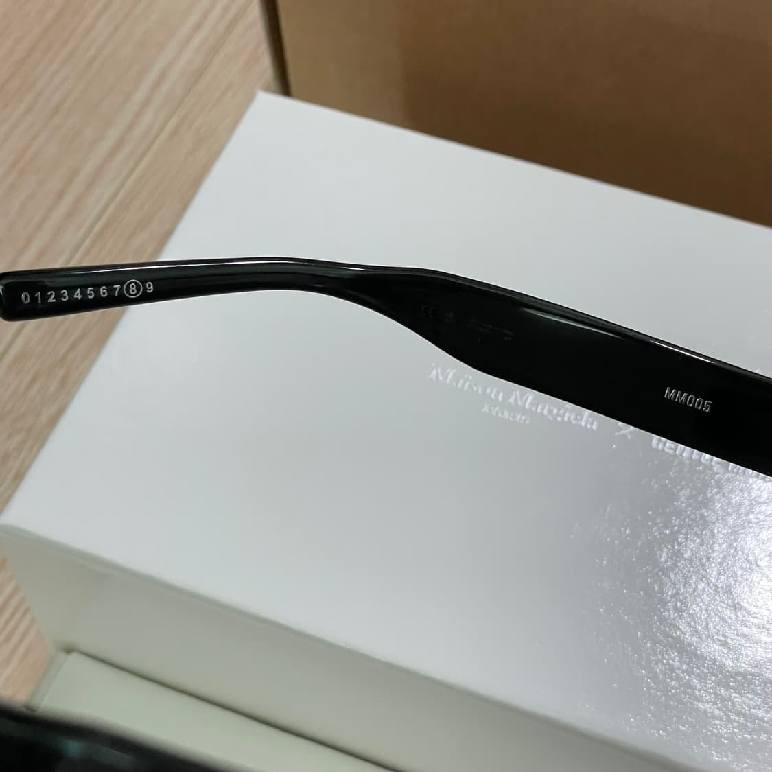 [새상품] 젠틀몬스터 메종 마르지엘라 MM005 블랙 상품이미지4