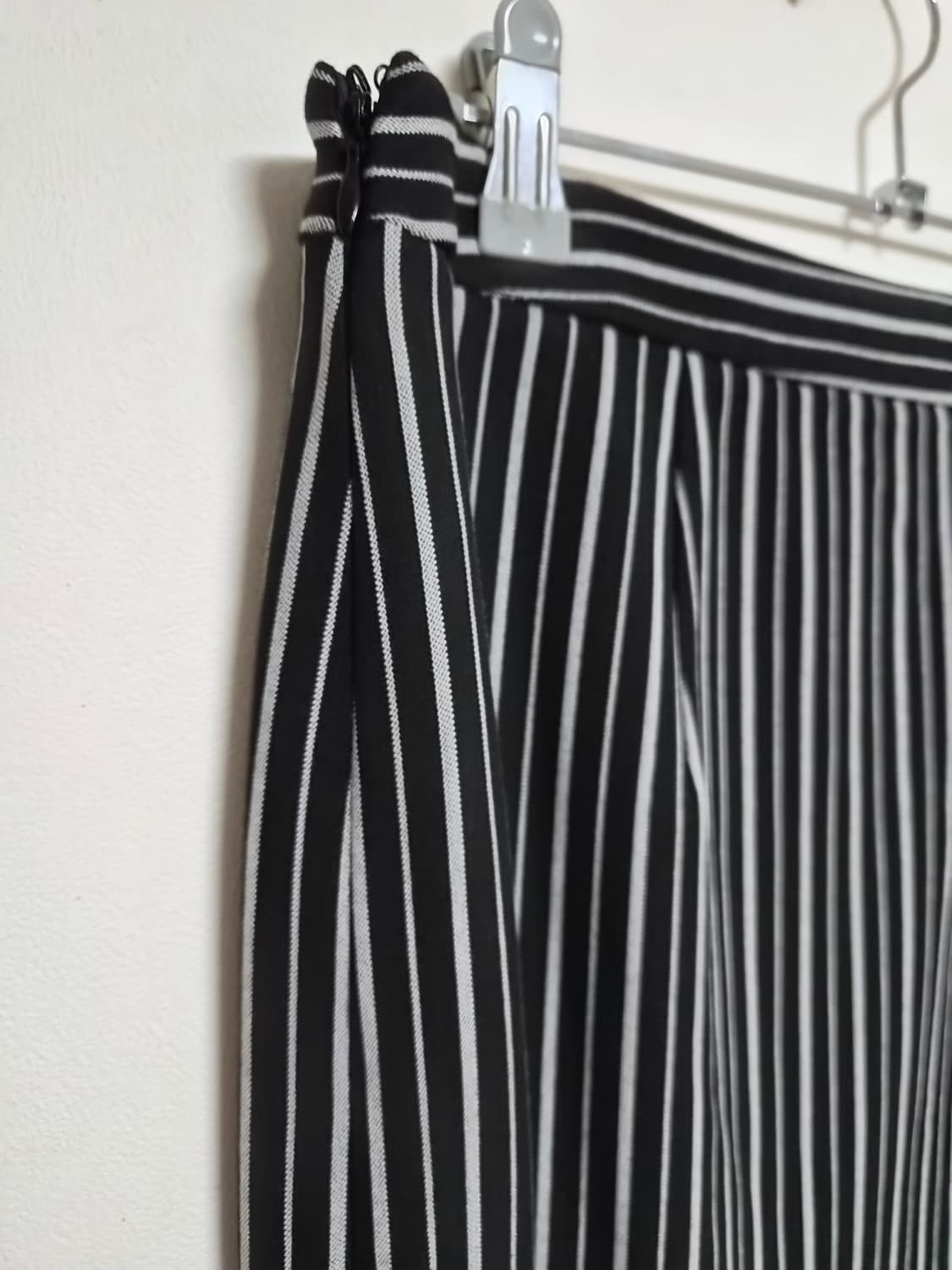 필립플레인 옆트임 스트라이프 스커트 42사이즈 P-50 상품이미지3