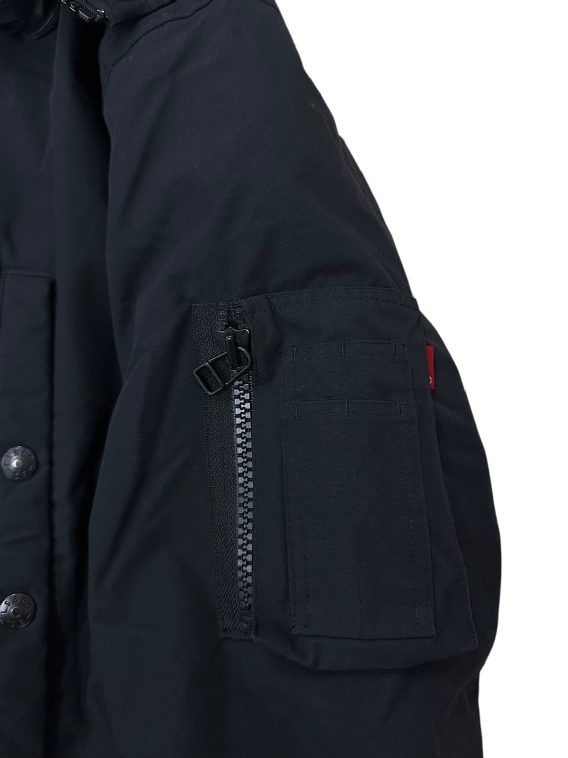 리바이스 덕다운 카라코람 야상패딩 블랙 (XL) 상품이미지4