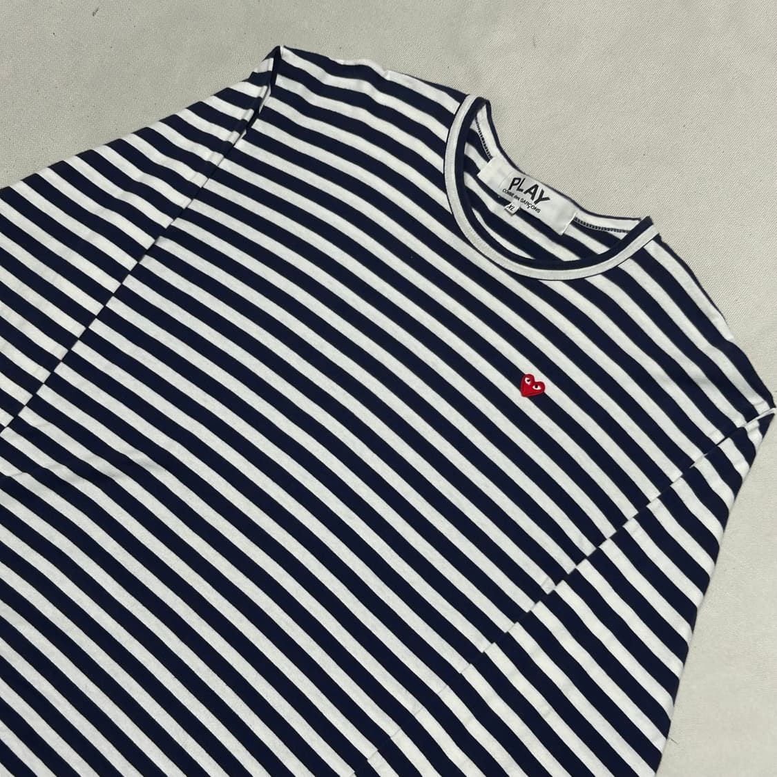 XL 꼼데가르송 레드 와펜 스트라이프 긴팔티 상품이미지1