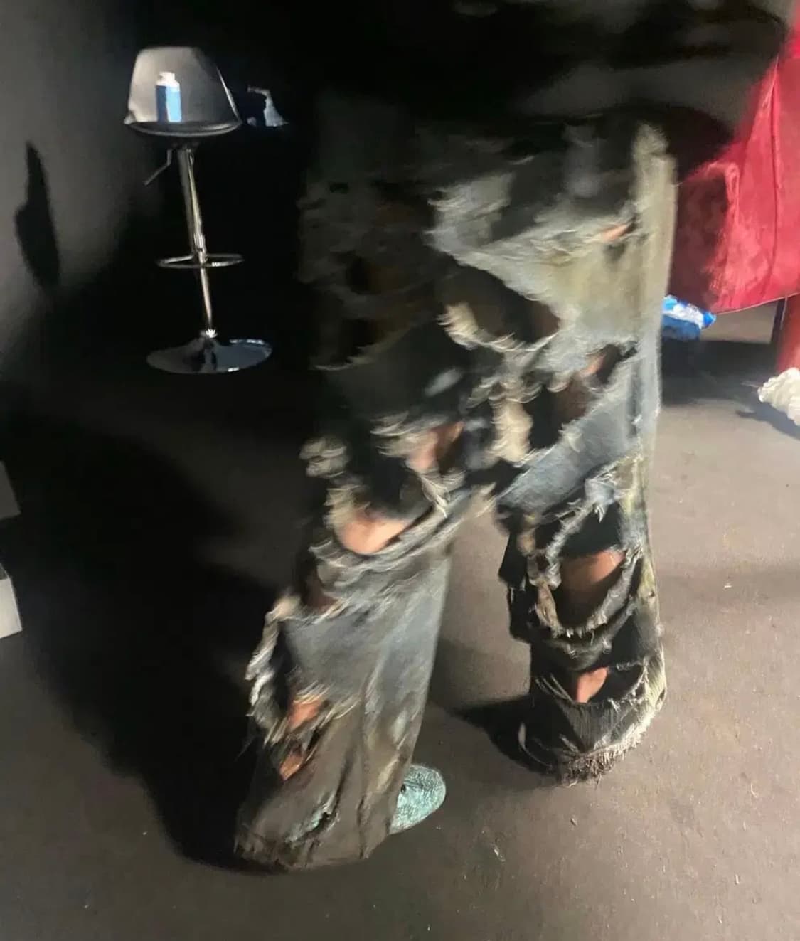 발렌시아가 슈퍼 디스트로이드 배기 데님 팬츠 상품이미지1