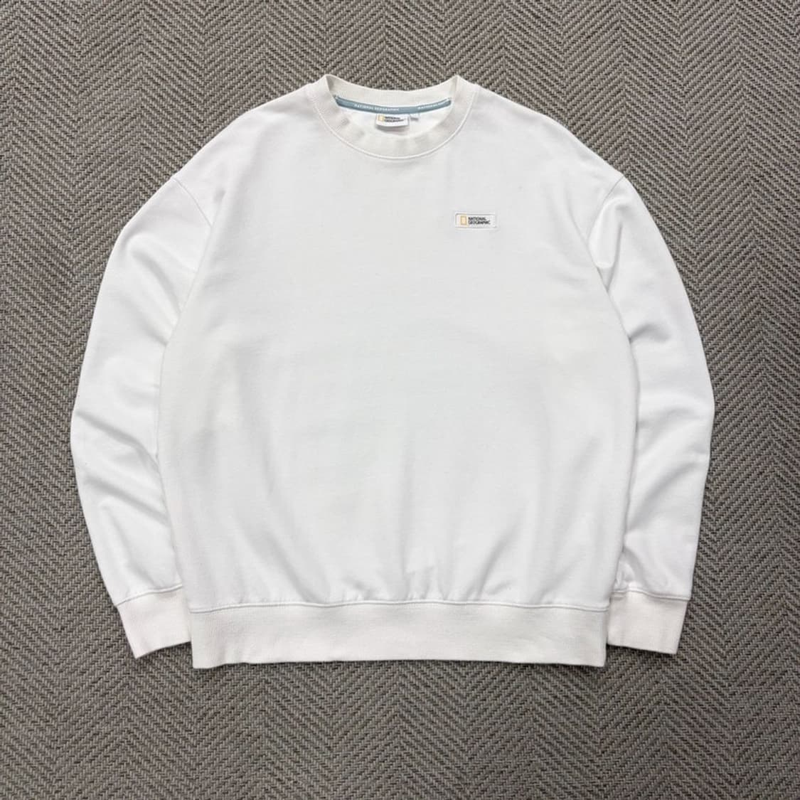 내셔널지오그래픽 베이직 로고 맨투맨 v1871 상품이미지1