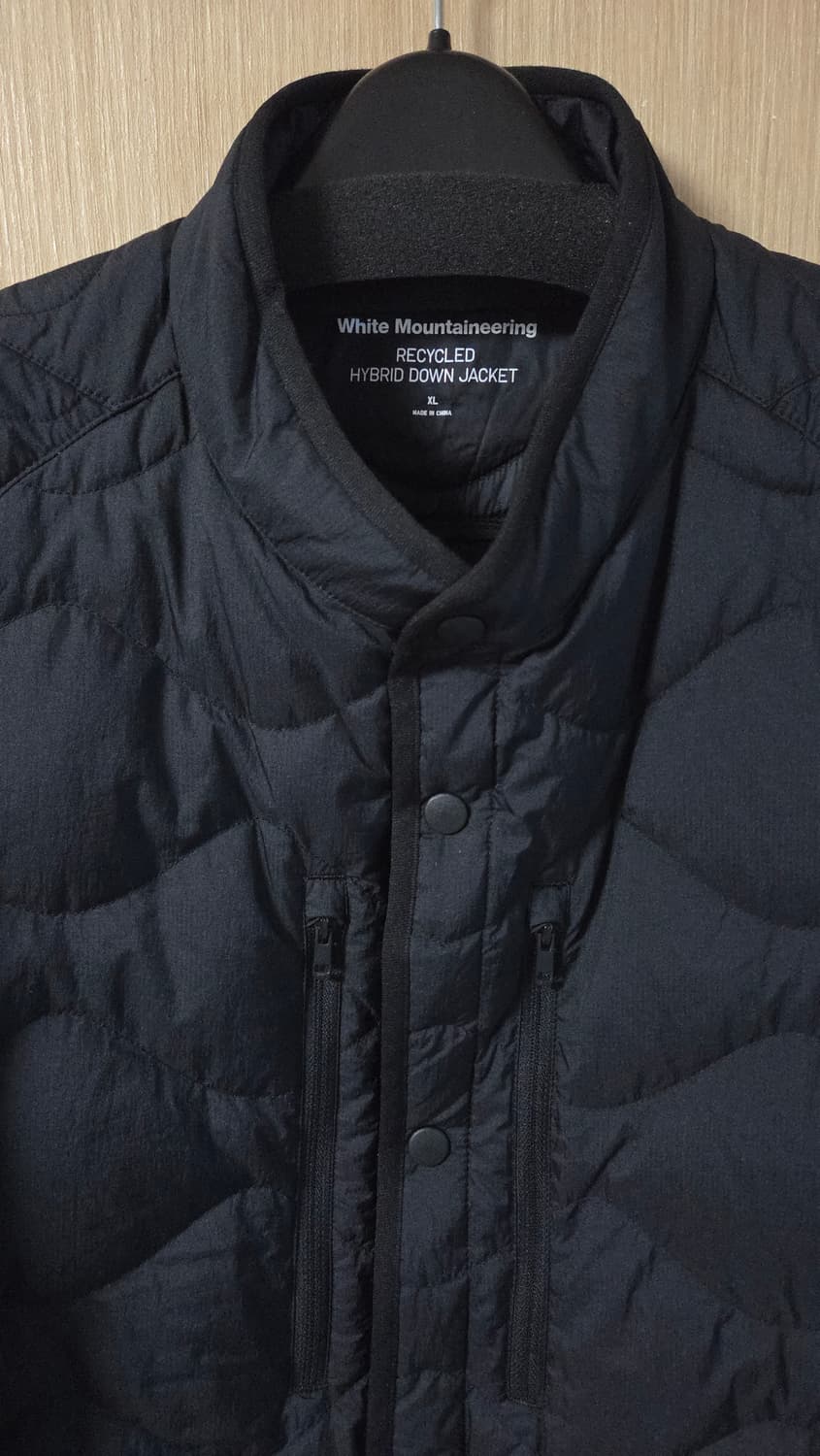 유니클로 화이트마운티니어링 경량 패딩 하이브리드 상품이미지3