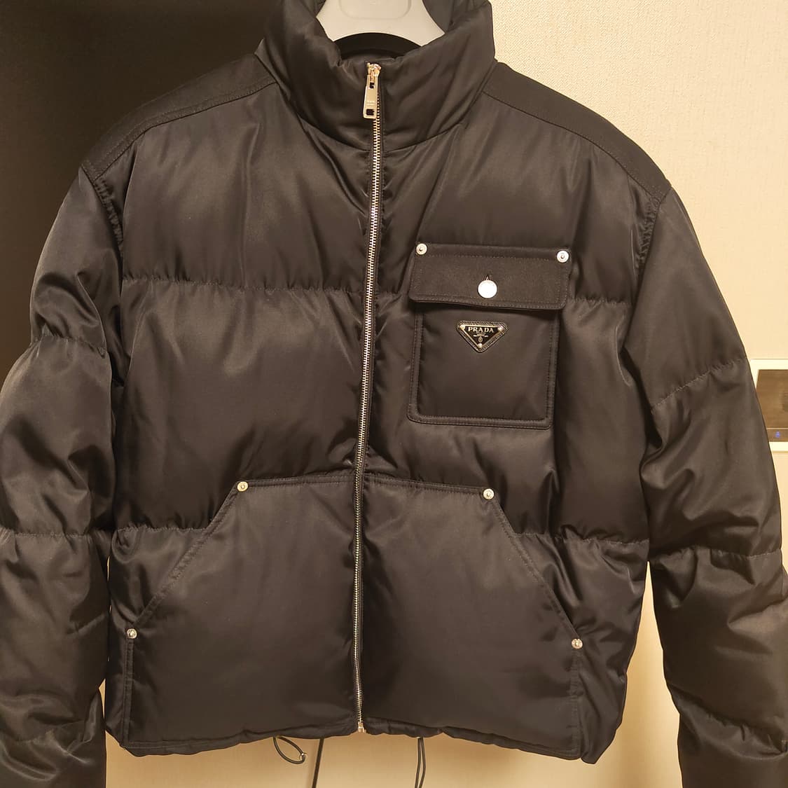 프라다 리나일론 포켓 크롭 패딩 L사이즈 상품이미지2