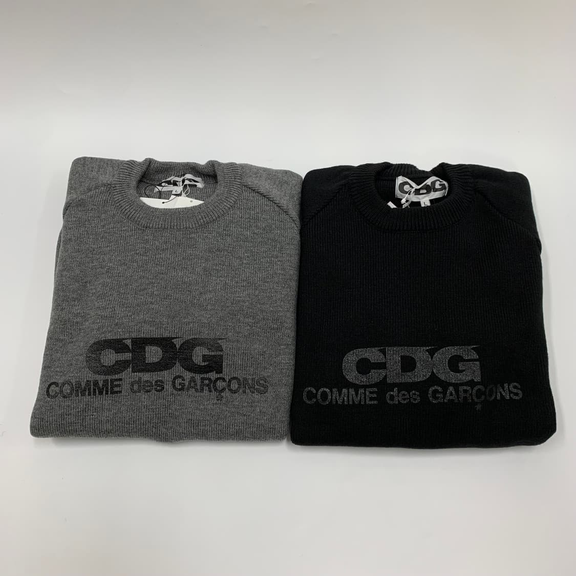 [당일 발송] 꼼데가르송 CDG 풀오버 라운드 니트 2컬러 상품이미지1