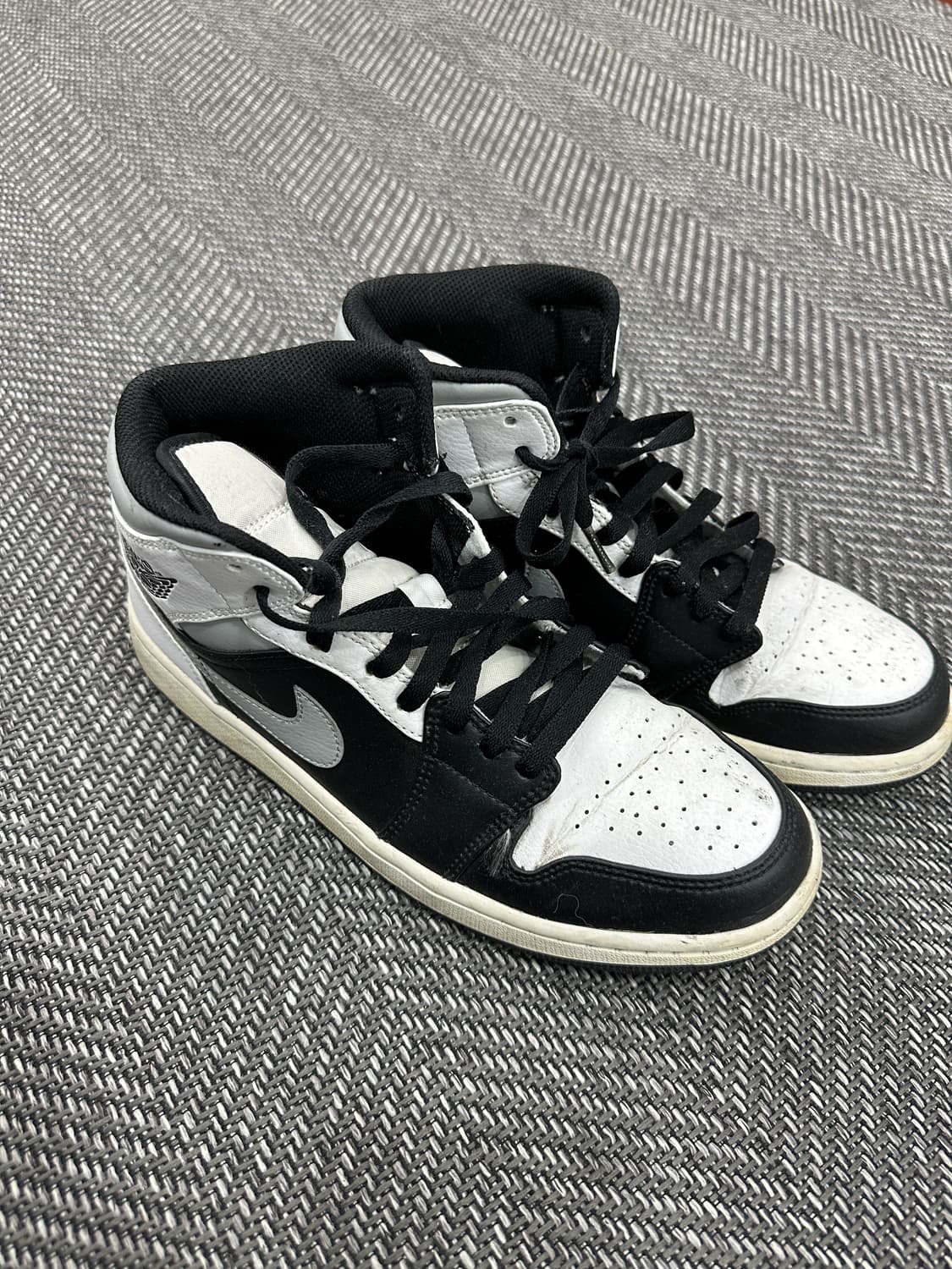 나이키 에어조던1 미드 상품이미지2