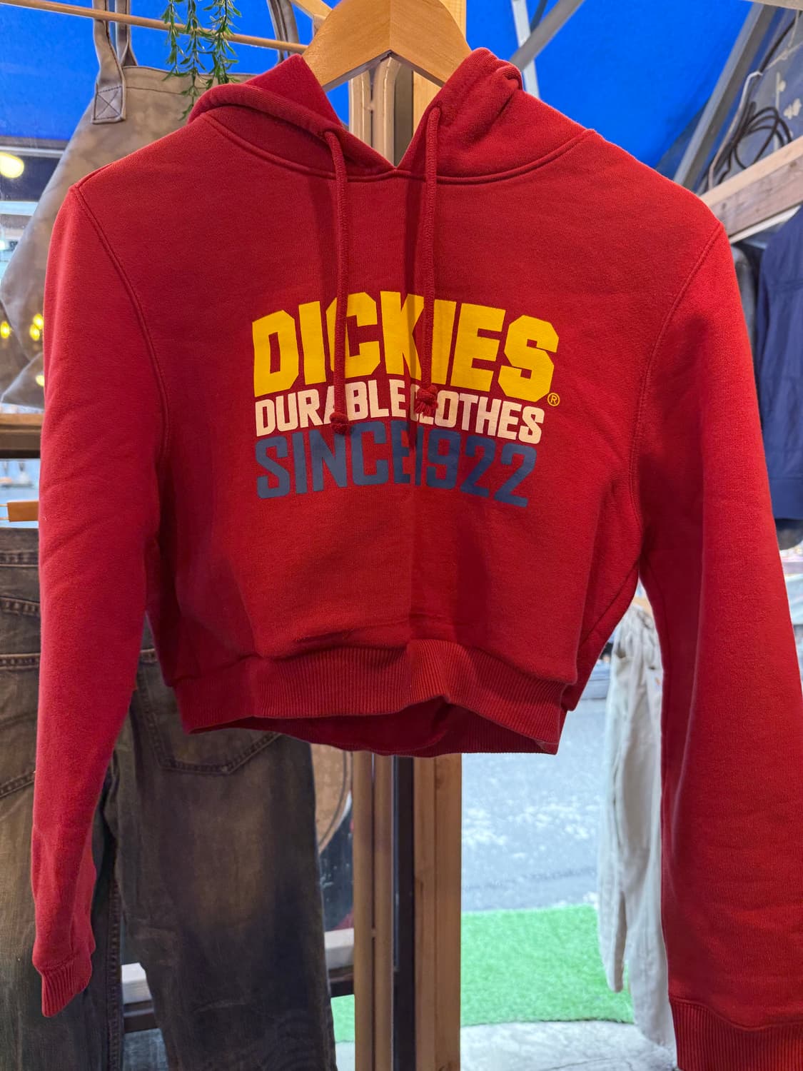 디키즈 레드 크롭 후드티 상품이미지1