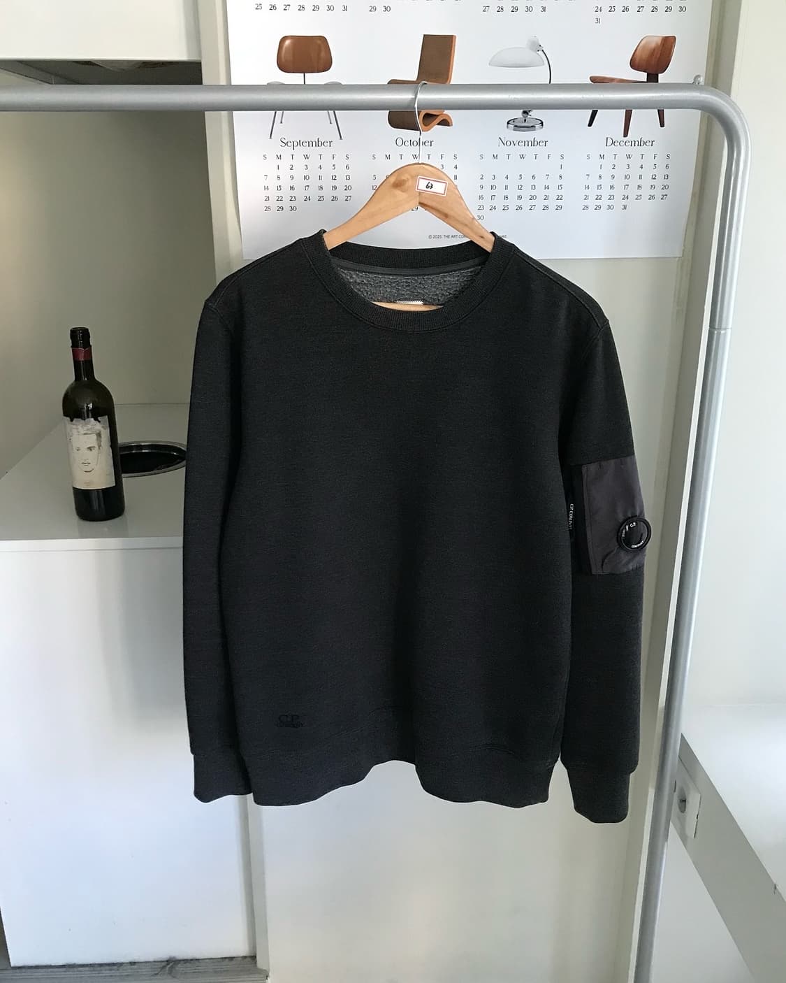 씨피컴퍼니 렌즈 맨투맨 상품이미지1