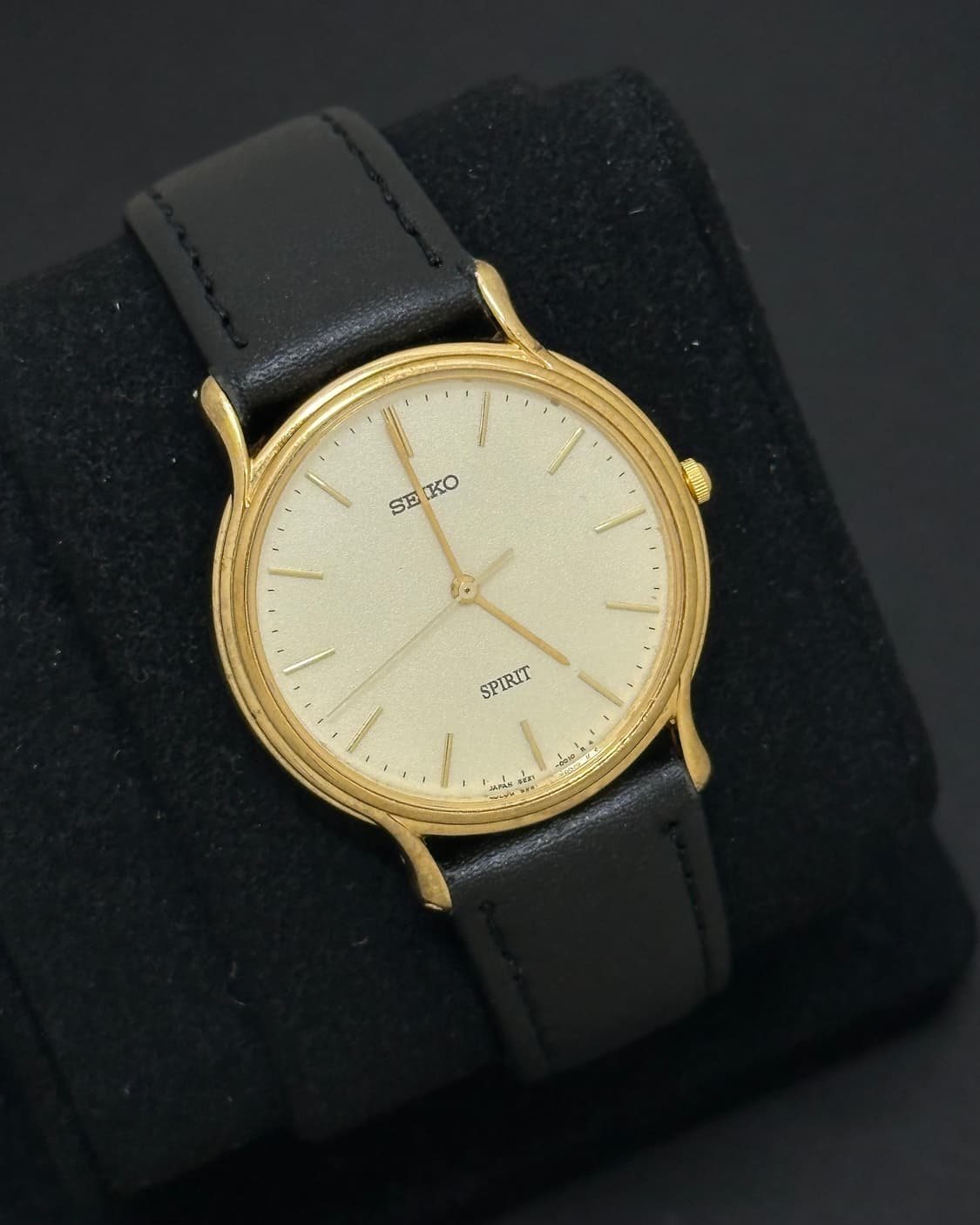 세이코 스피릿 골드 라운드 쿼츠 시계 상품이미지1