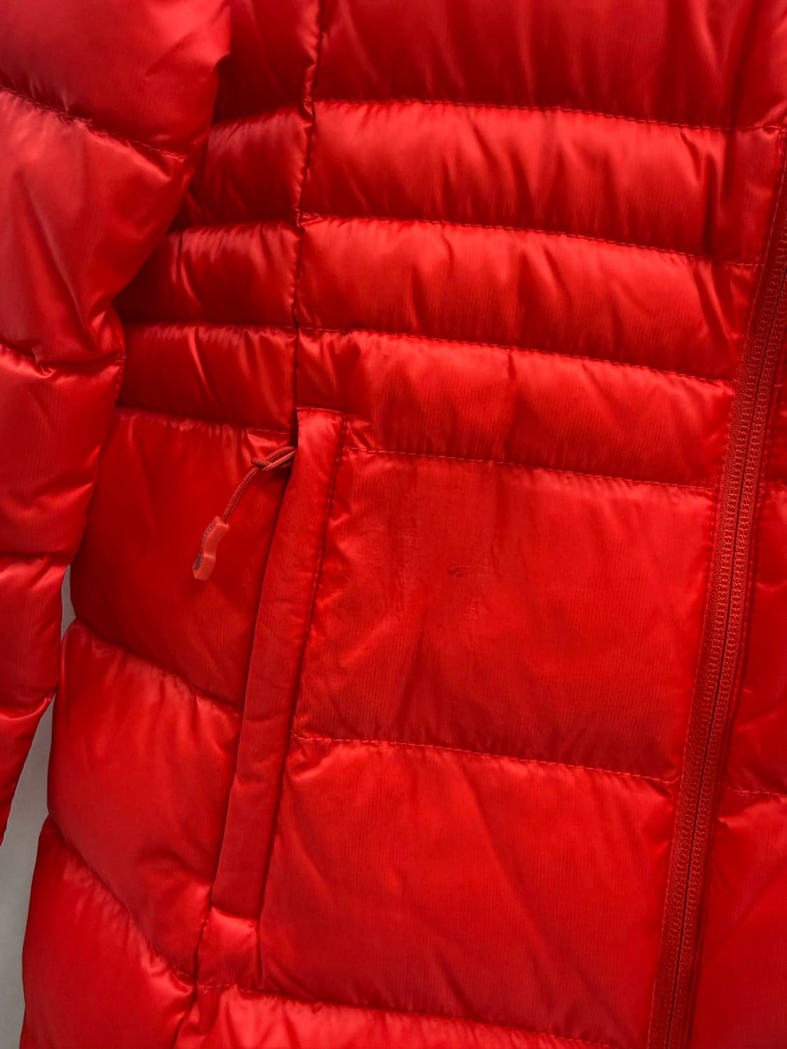 여성 90 / 블랙야크 오리털 중 경량패딩 레드 상품이미지4