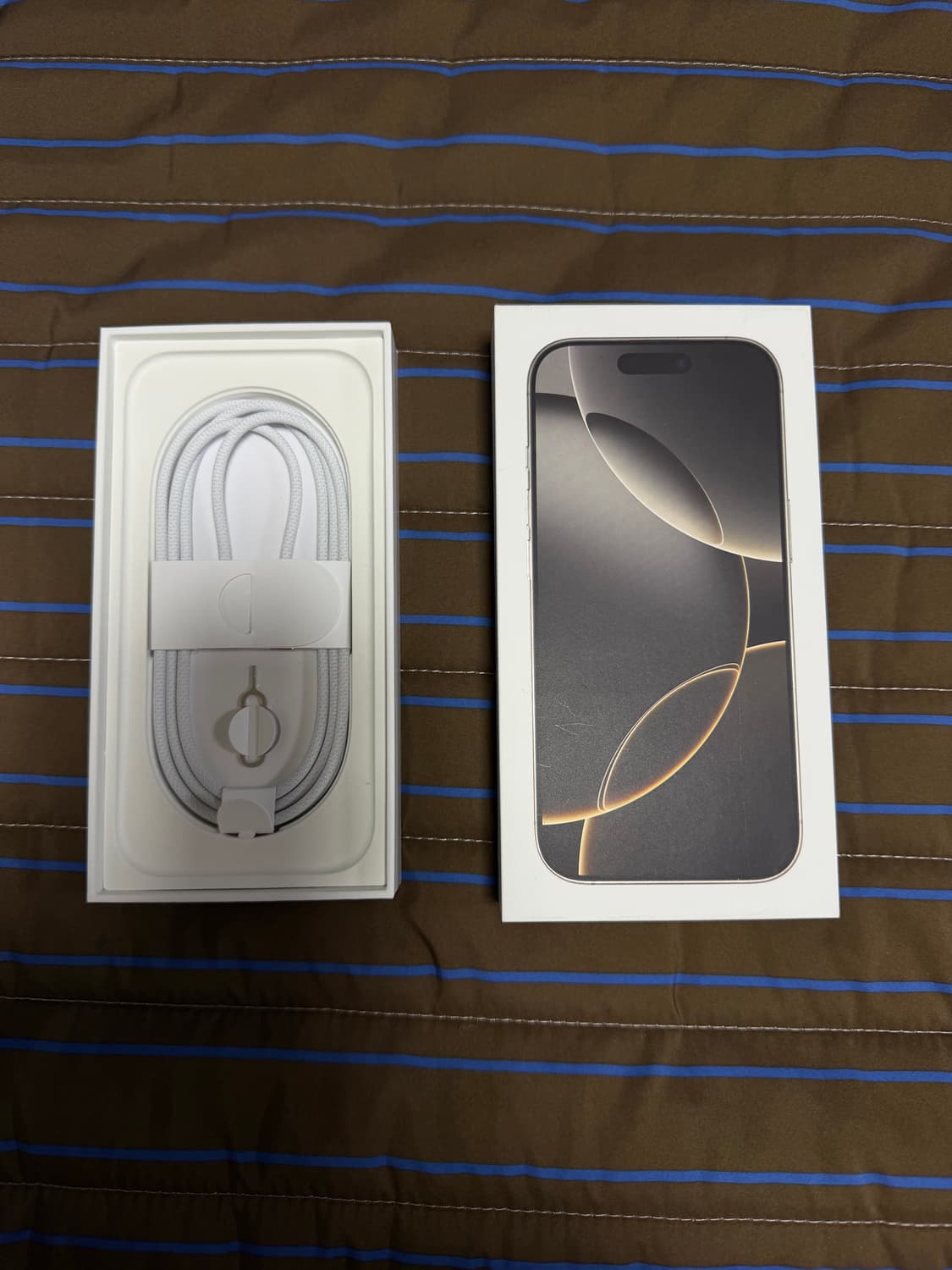 아이폰16프로 내추럴티타늄 512 상품이미지2