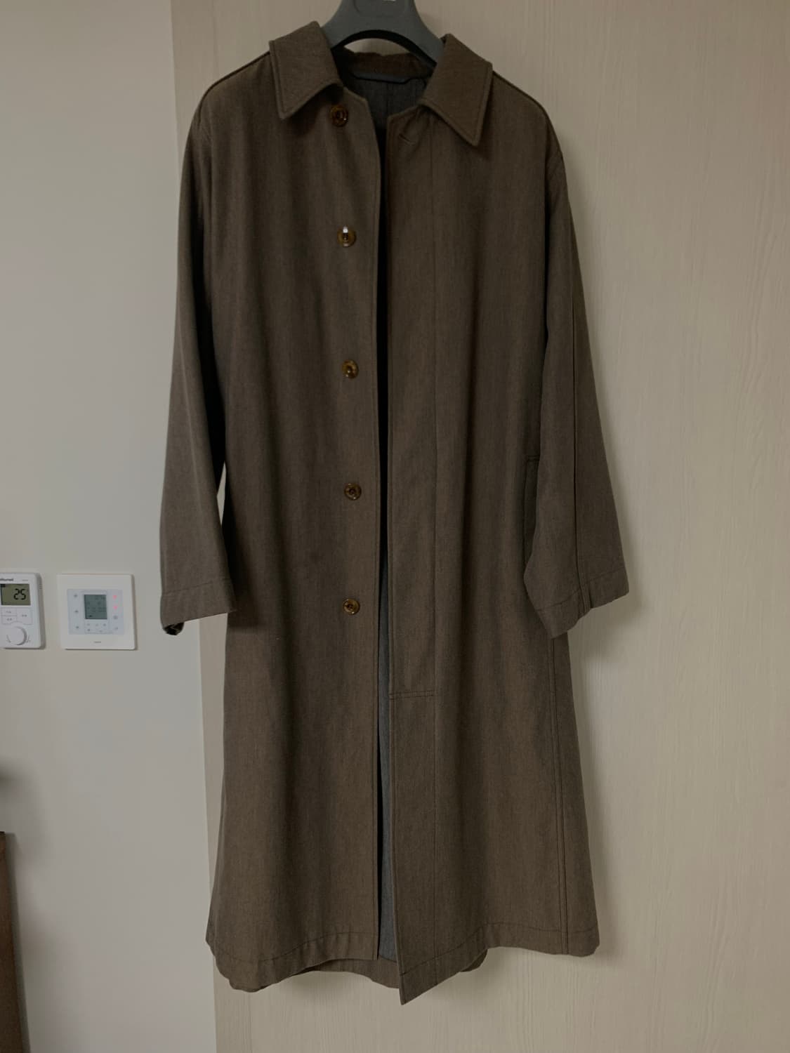 르메르 밀리터리 오크브라운 코트 상품이미지1