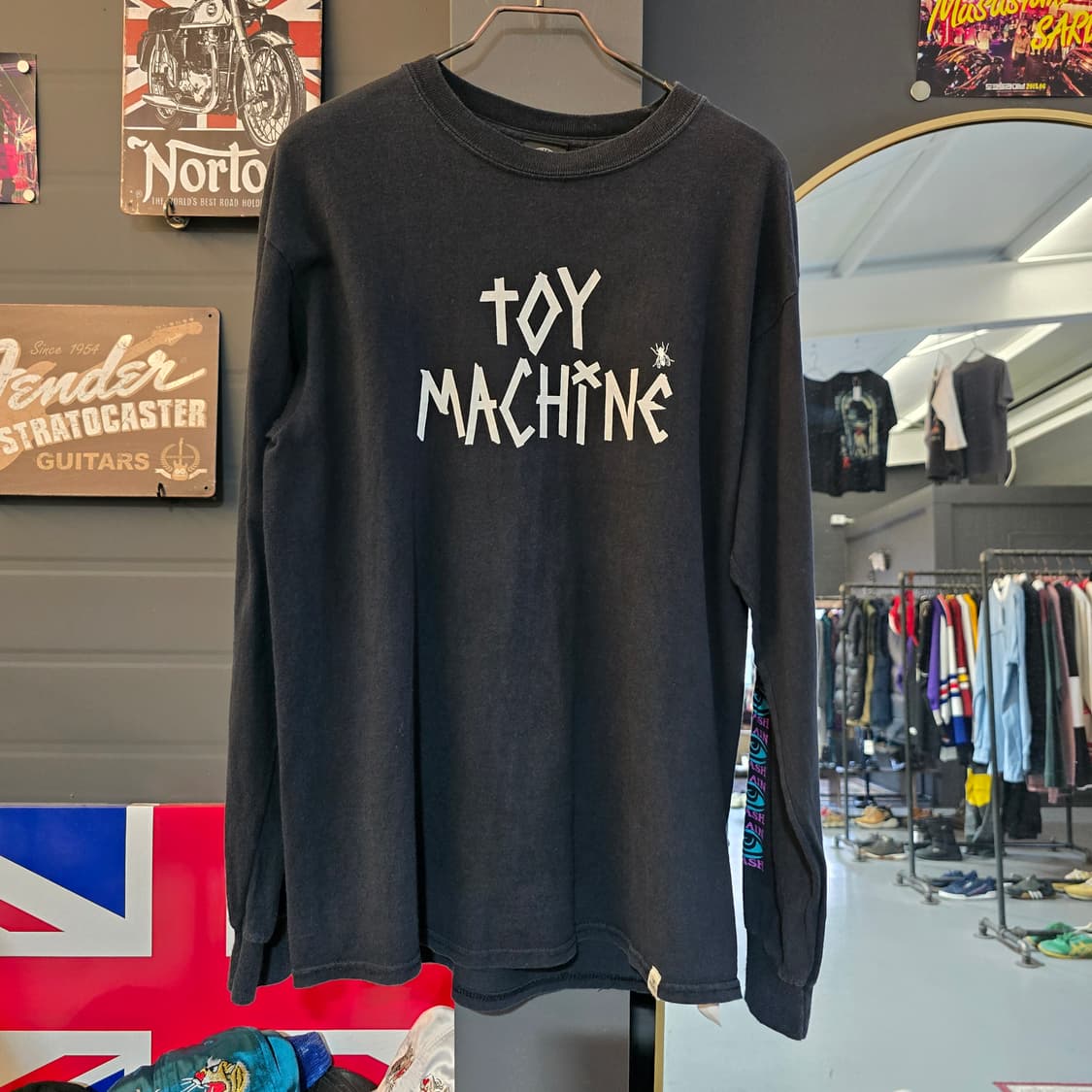 토이머신 빅로고 롱슬리브 블랙 M 오버핏 상품이미지1