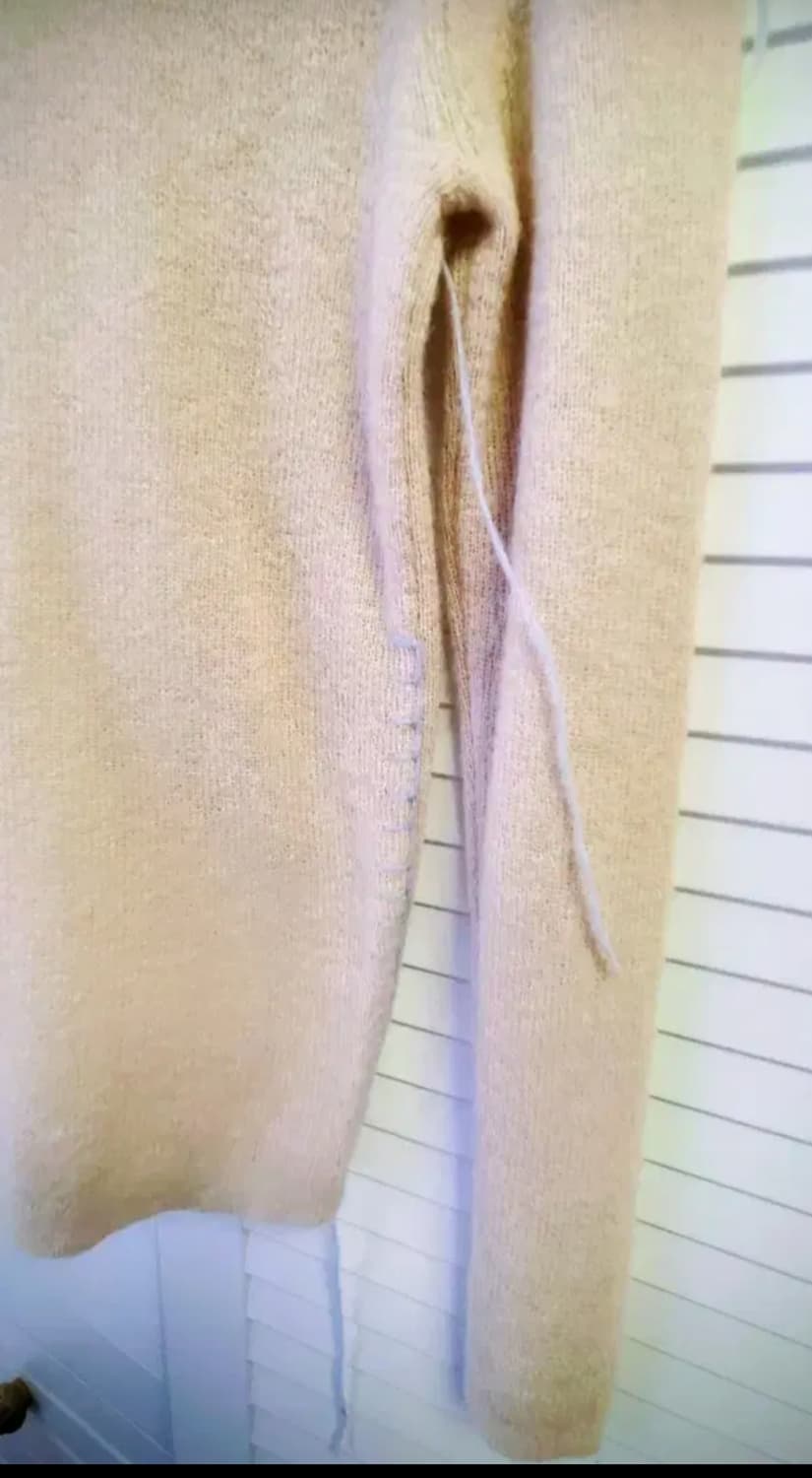 Zara 울 소재의 크림색 니트 상품이미지5