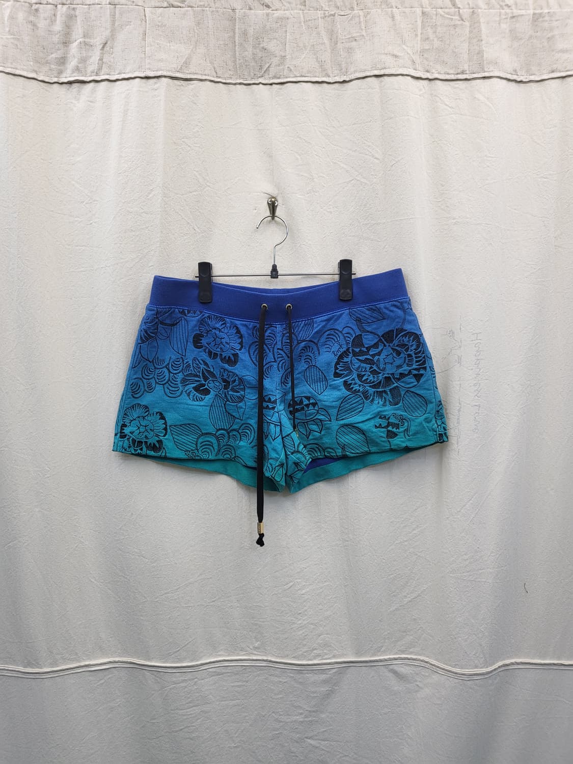 Juicy Couture 플라워 반바지 상품이미지1