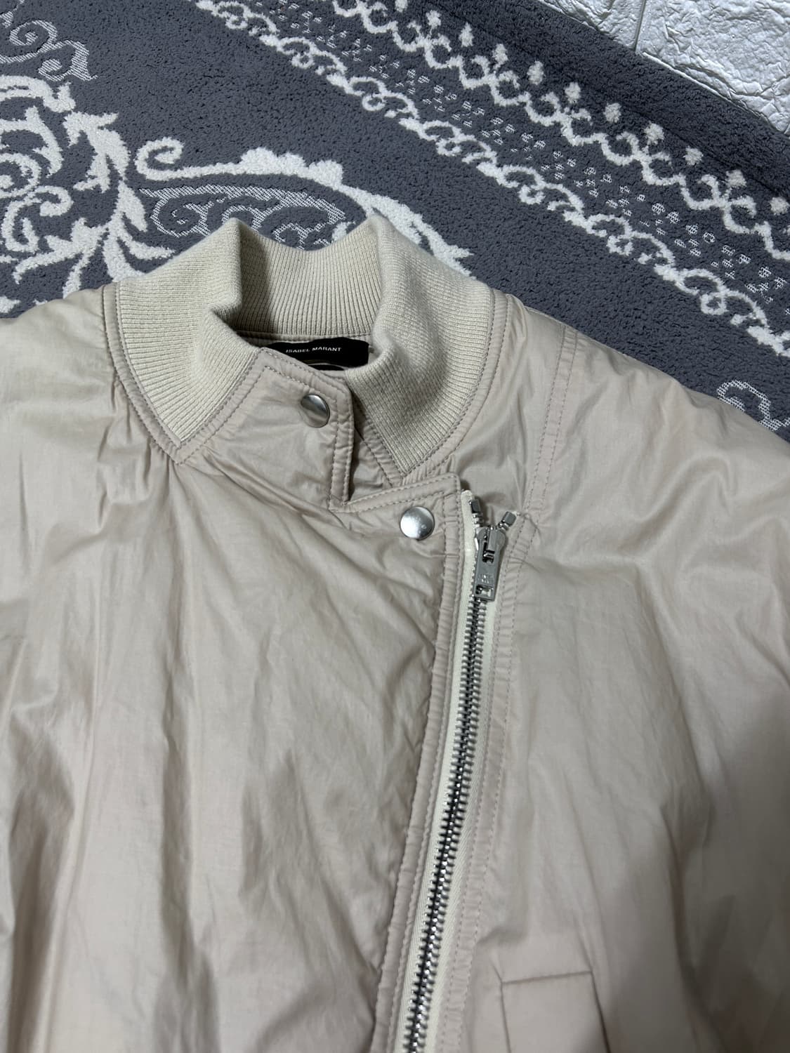 이자벨마랑 사선 크롭 봄버 자켓 상품이미지2