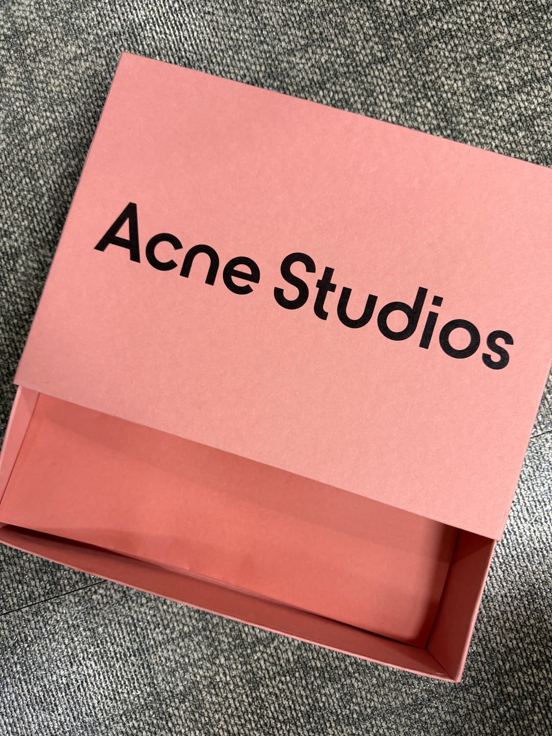 아크네 스튜디오 기프트 박스 패키지 스카프 머플러 니트 데님 쇼핑백 상품이미지1