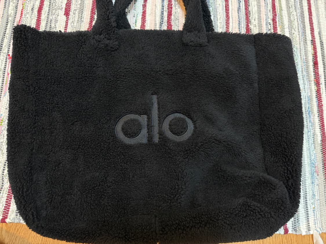 알로요가 퍼 도트백 상품이미지1