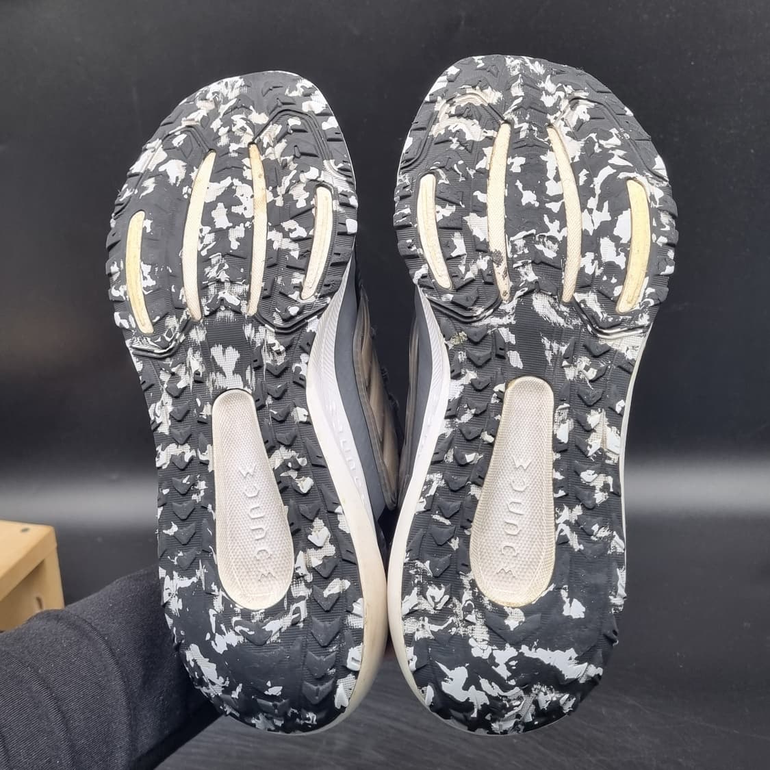 아디다스 울트라 바운스  런닝화240 상품이미지3