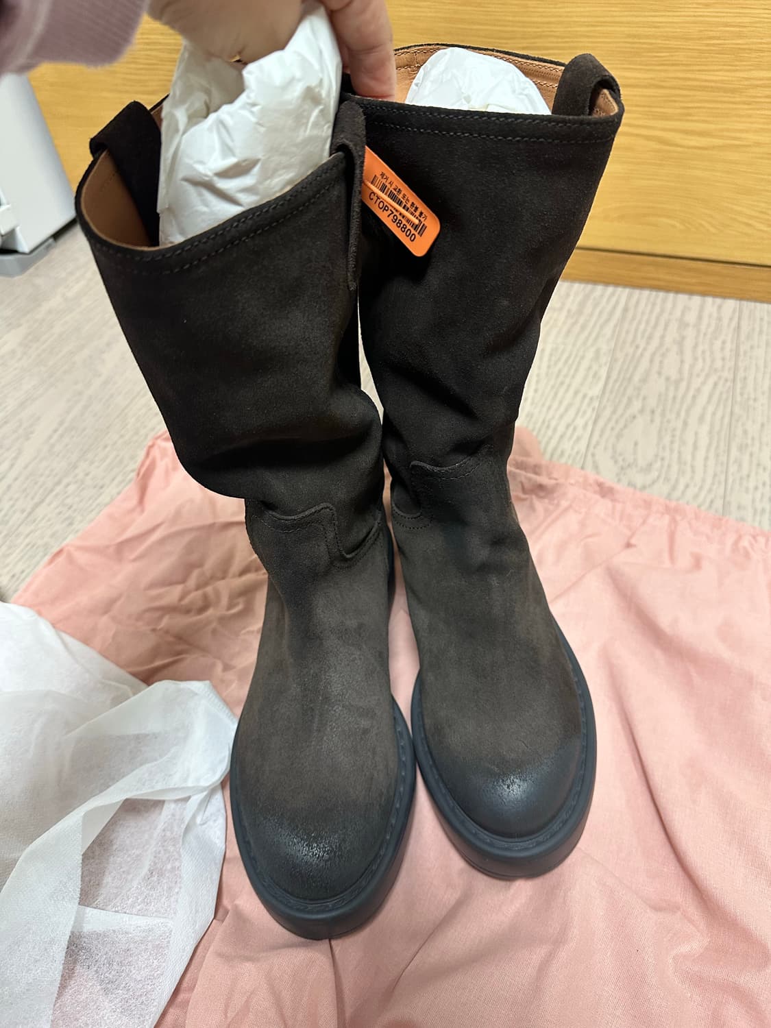 미우미우 스웨이드 부츠 (미착용) 상품이미지3