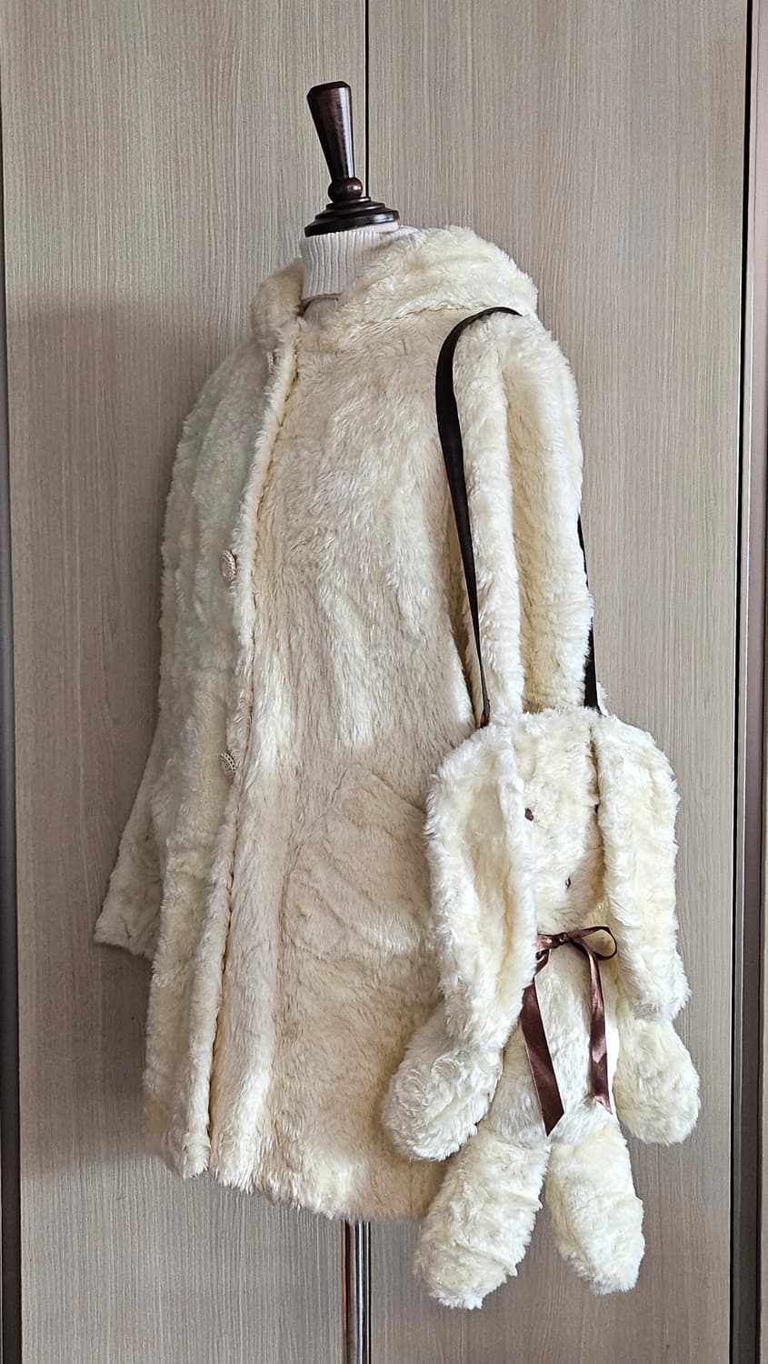 [희귀템] 판교 아브뉴프랑 정품 토끼퍼 코트｜엘로 아이보리 퍼코트 + 인 상품이미지4