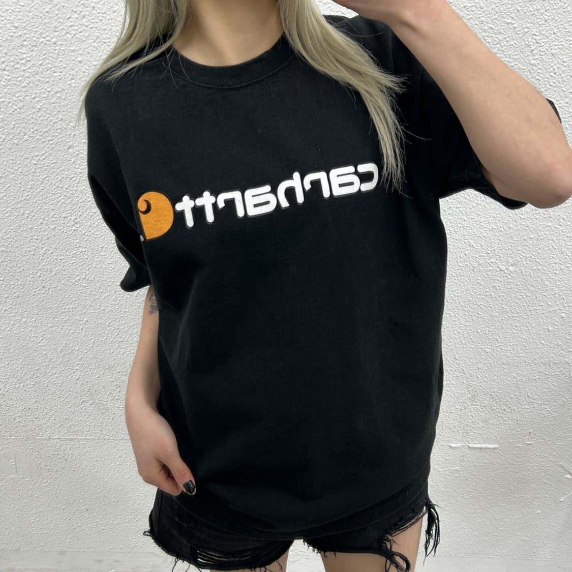 칼하트 센터로고 블랙 반팔티 XL 상품이미지1