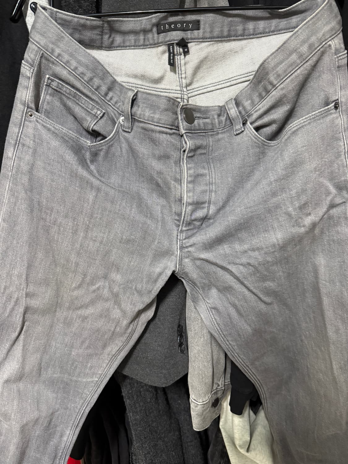 Theory 슬림핏 그레이 진 32 상품이미지1