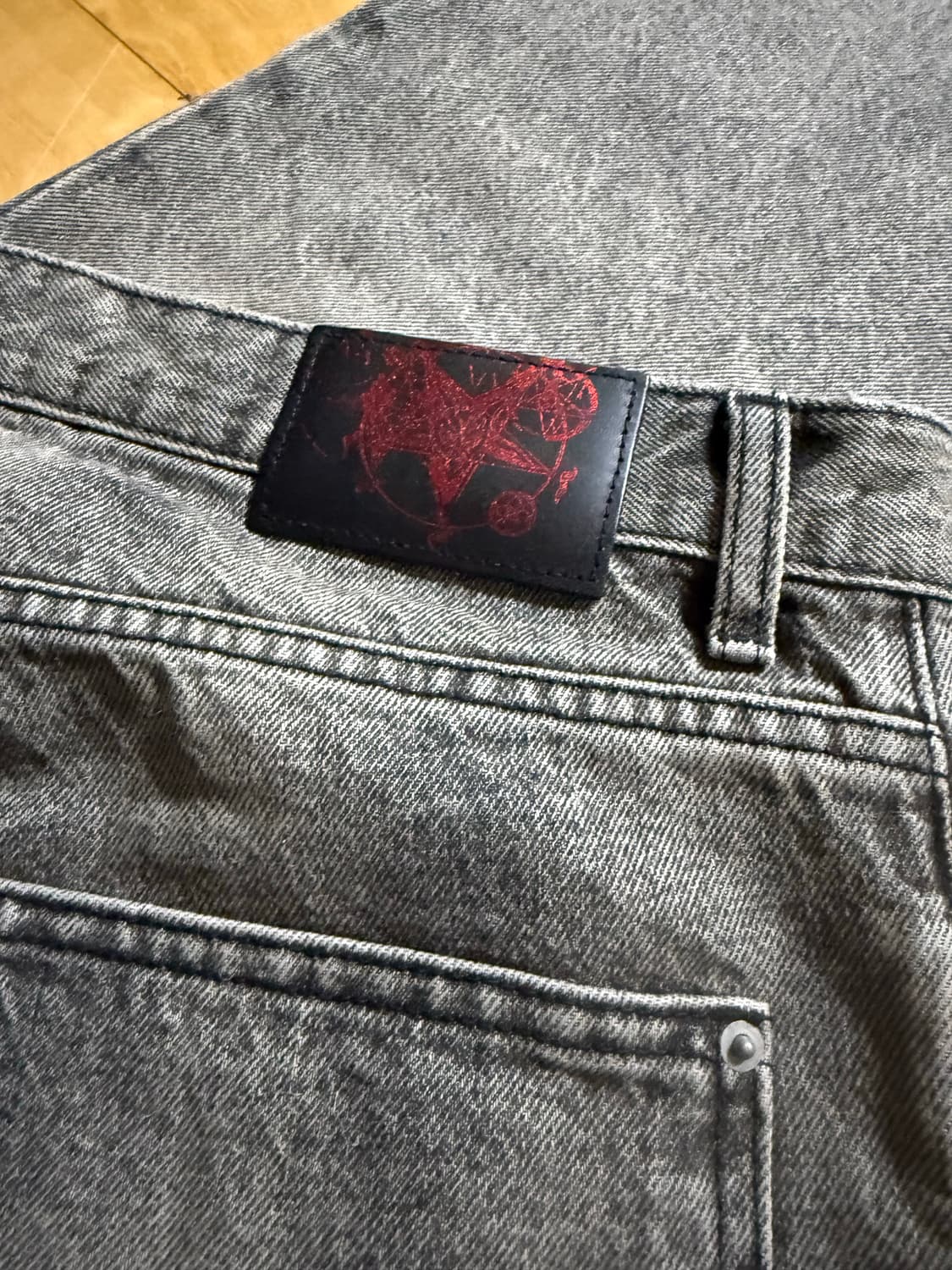 에모스탠스클럽 블리치드 워싱 카펜더 플레어데님 1 상품이미지2