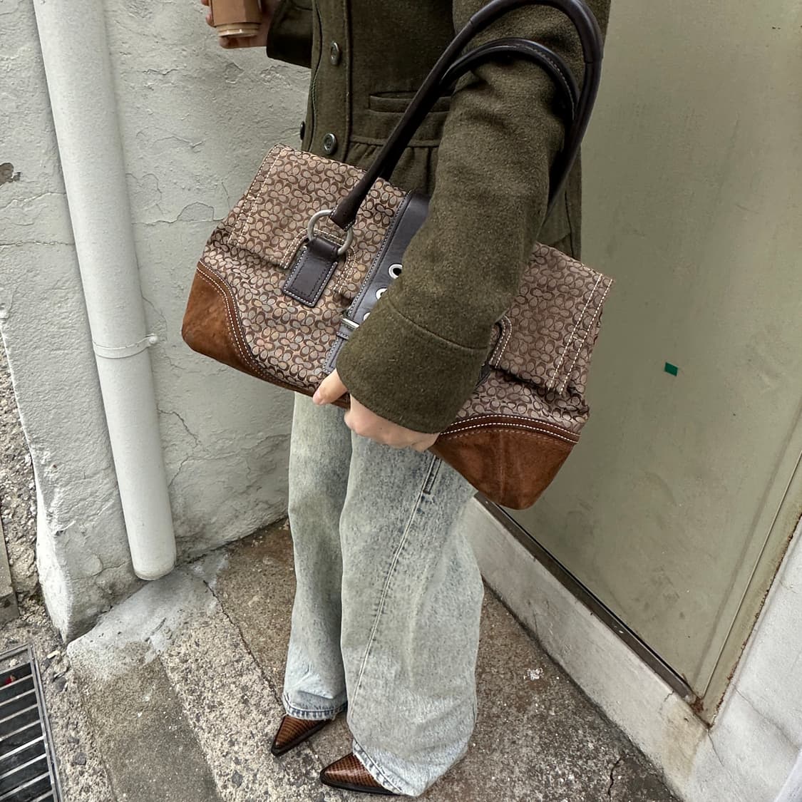 00s 코치 브라운 스웨이드 플랩 백 상품이미지7