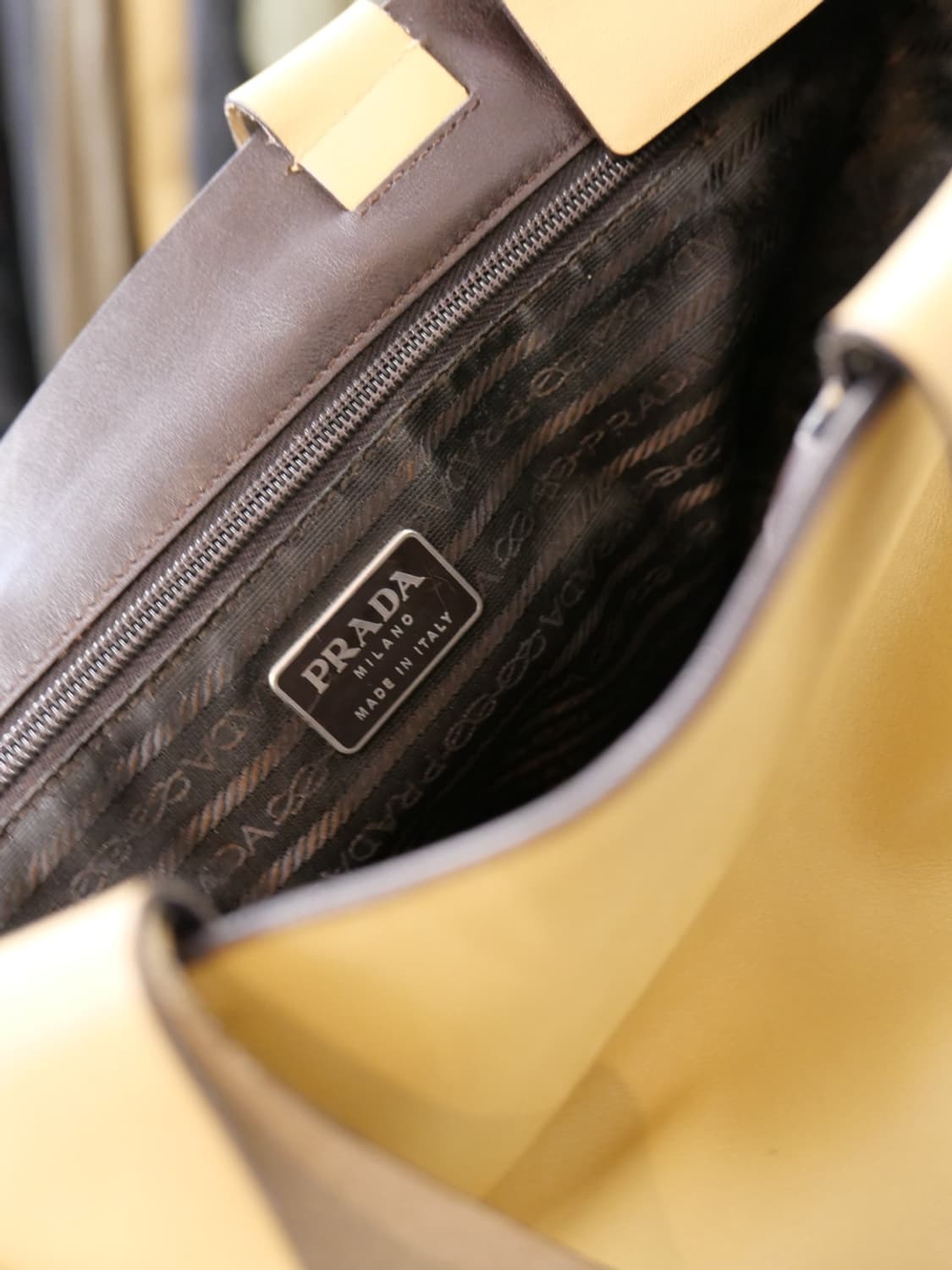 프라다 레더 토트백 상품이미지5