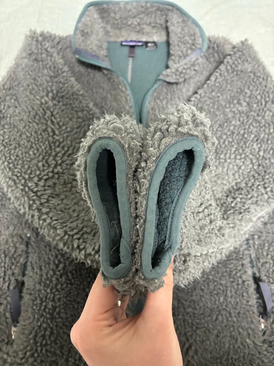 파타고니아 딥파일 클래식 레트로 가디건 그레이 상품이미지4