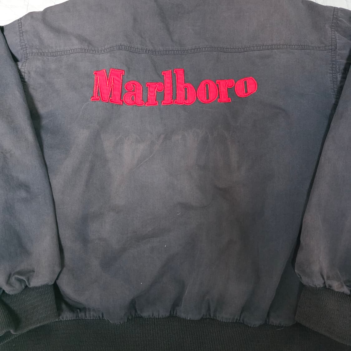 [L] 90s 빈티지 말보로 리버시블 봄버 자켓 블랙/레드 썬페이드 상품이미지2