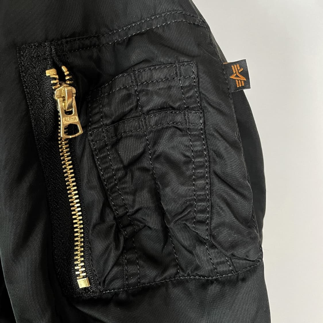 정품] 알파인더스트리 ma-1 레귤러핏 블랙 블러드칫 L 상품이미지6