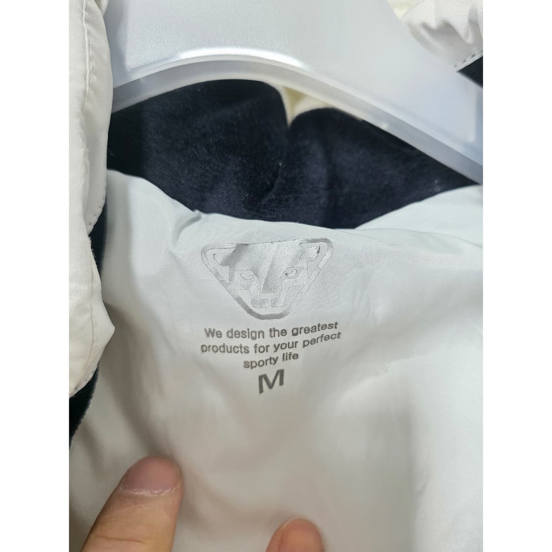 택포// 다이나핏 화이트 패딩 M 상품이미지3