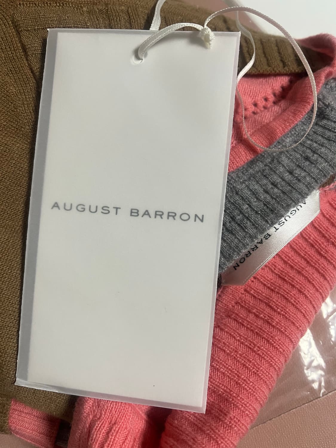 [신품/급처] AUGUST BARRON 스웨터 (36) 상품이미지4