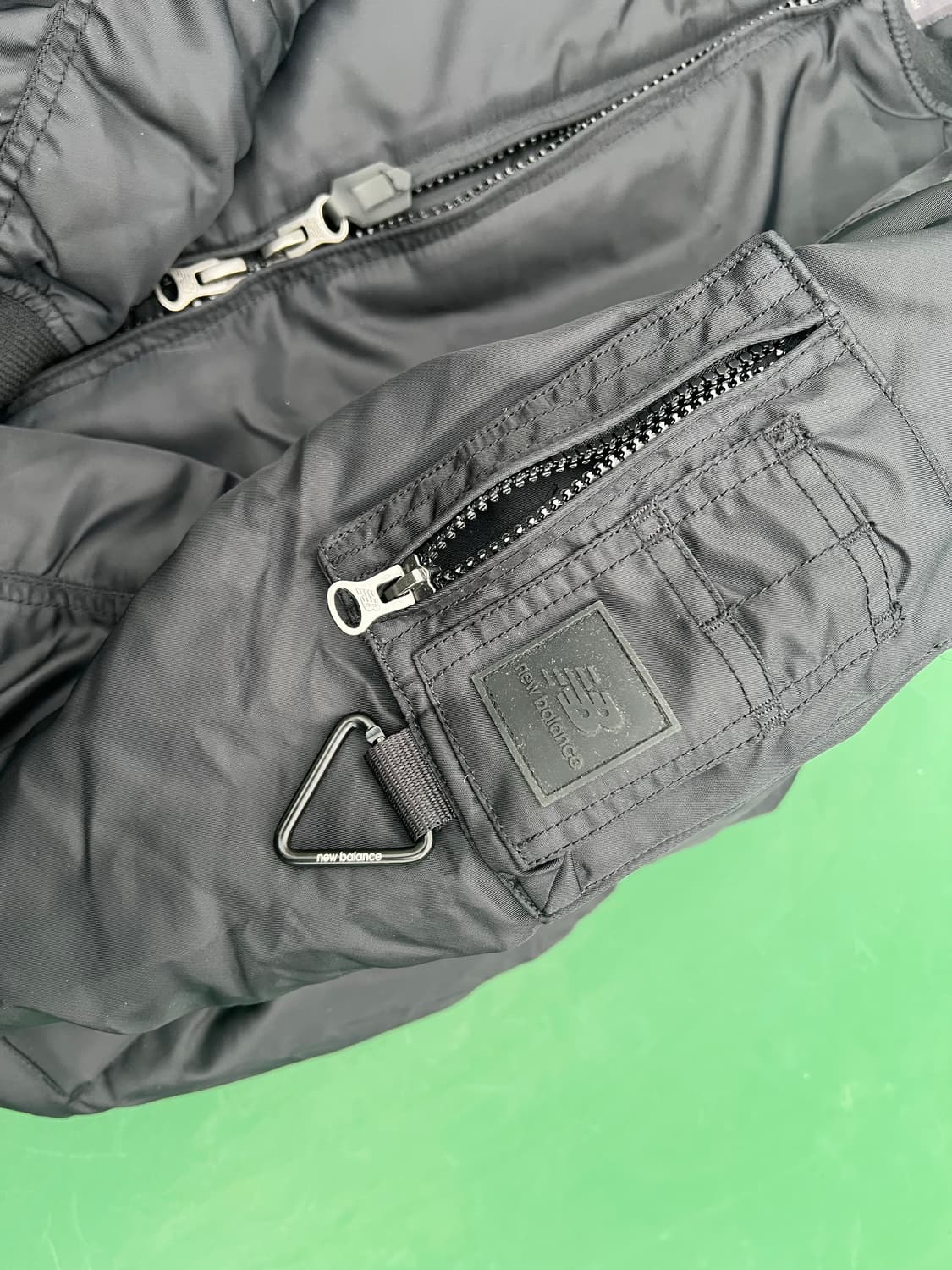 뉴발란스 블랙 MA-1 봄버 패딩 자켓 상품이미지4