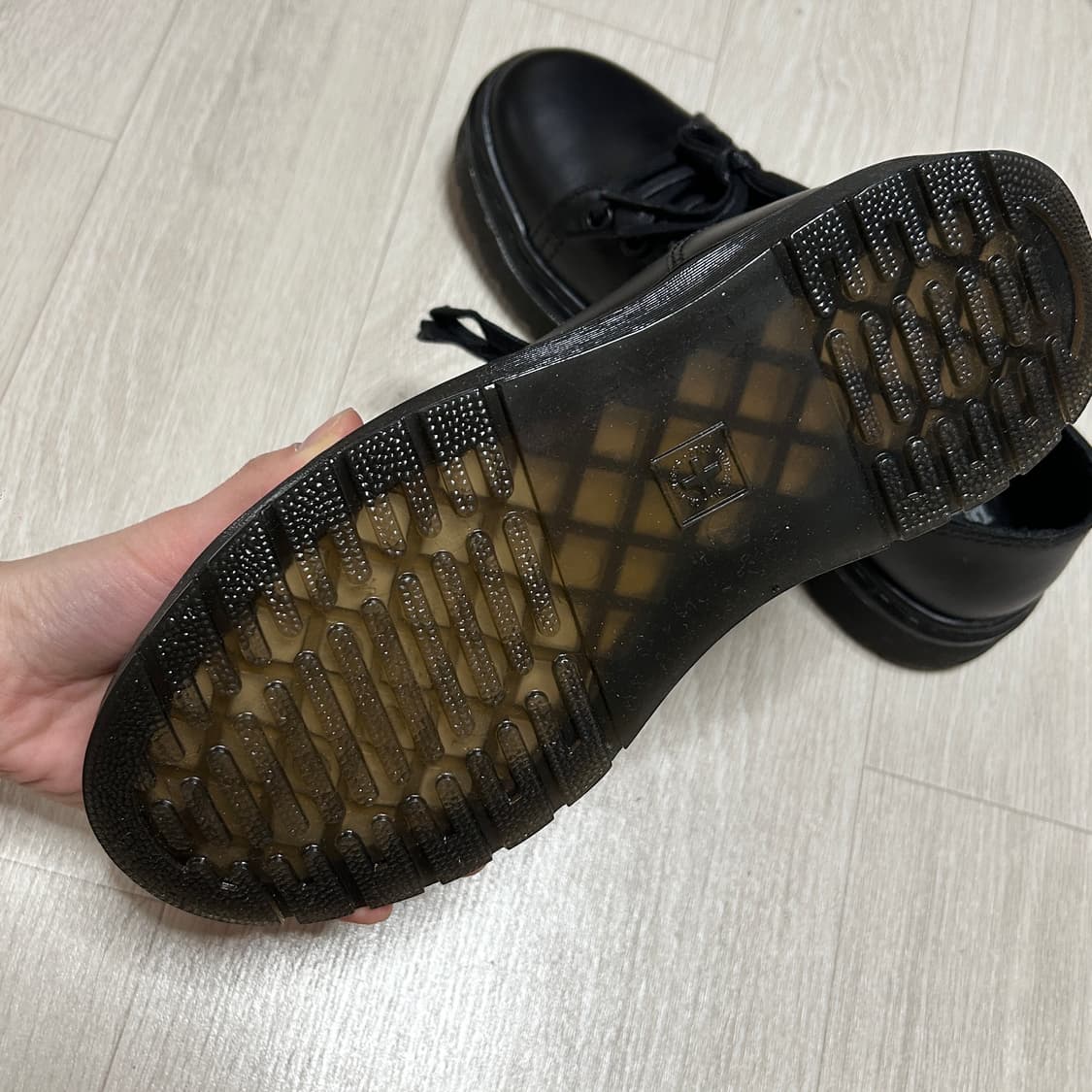 닥터마틴 단테 블랙 230 상품이미지2