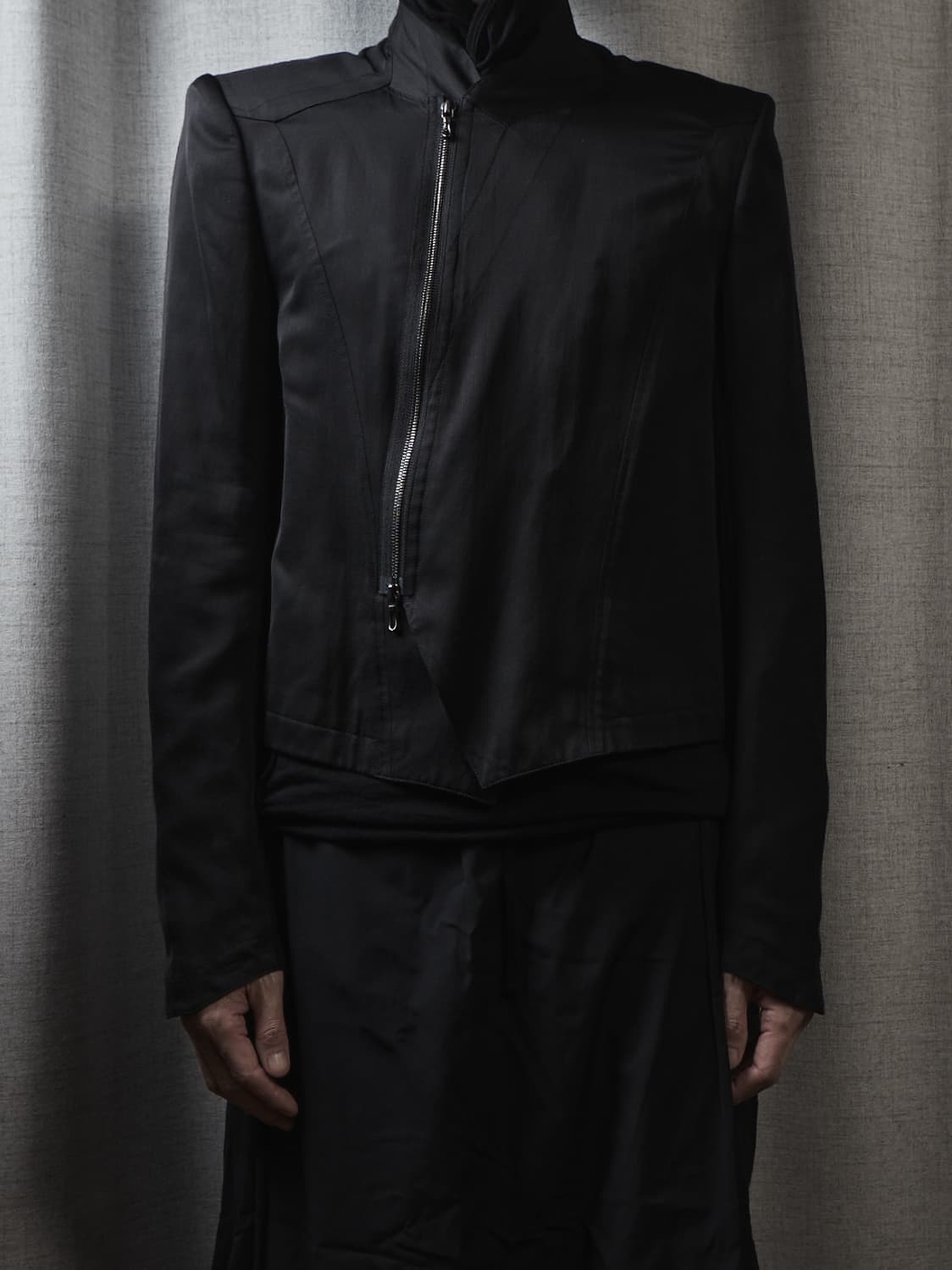 Julius ss23 사선 프리즘 크롭 자켓(샘플) 상품이미지7