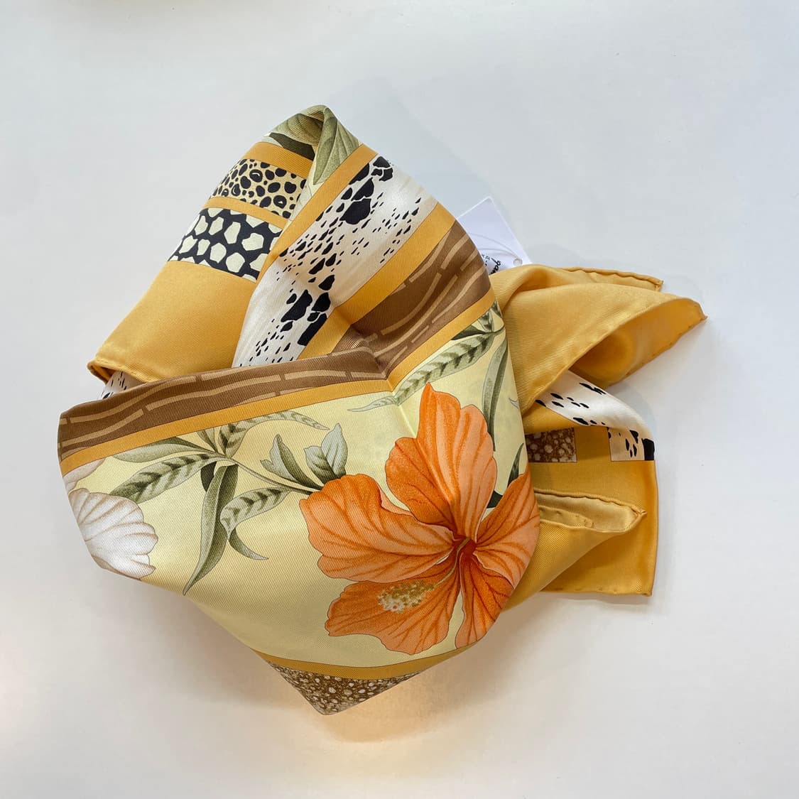 페라가모 실크 스카프 새상품 상품이미지2