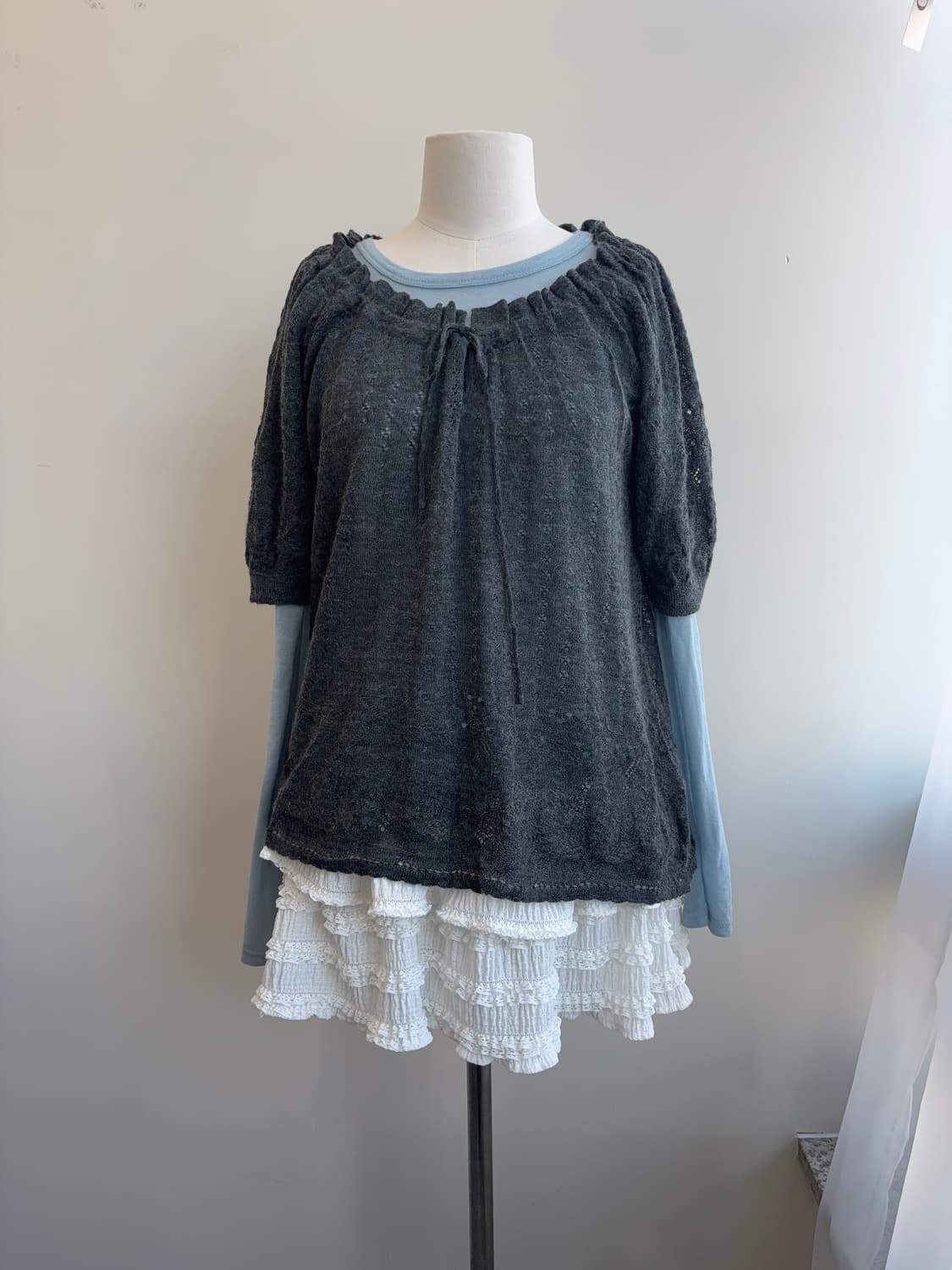 KUMIKYOKU 챠콜 셔링 스트링 반팔 풀오버 상품이미지6