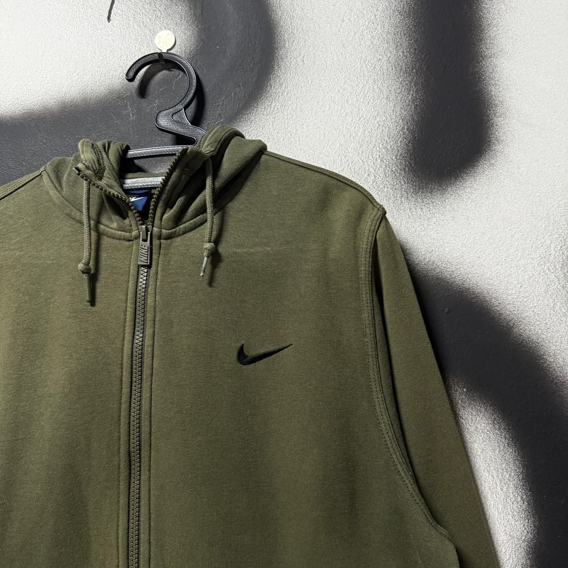 나이키 스몰 스우시 하이넥 집업 후디 카키 상품이미지4
