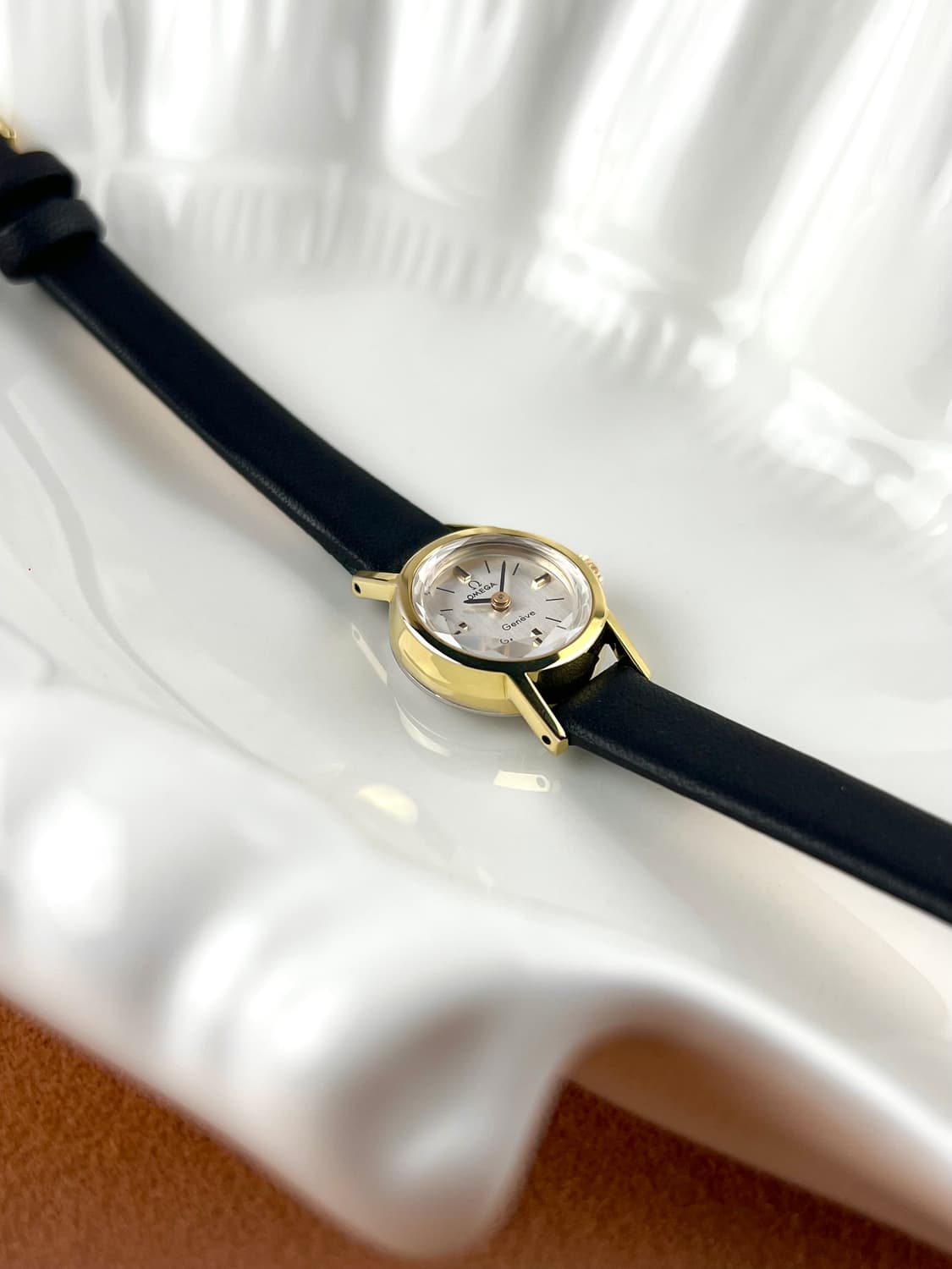 OMEGA Lady mini round gold watch 상품이미지3